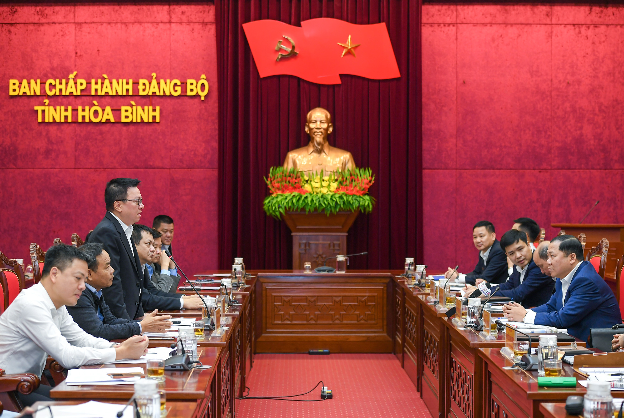 [Ảnh] Đoàn công tác Báo Nhân Dân làm việc với tỉnh Hòa Bình ảnh 2