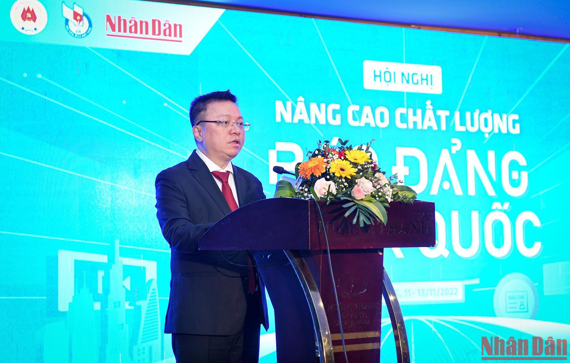 Chiều 12/11, sau một ngày làm việc tích cực, Hội nghị Nâng cao chất lượng báo Đảng toàn quốc đã thành công tốt đẹp. Đồng chí Lê Quốc Minh, Ủy viên Trung ương Đảng, Tổng Biên tập Báo Nhân Dân, Phó Trưởng Ban Tuyên giáo Trung ương, Chủ tịch Hội Nhà báo Việt Nam phát biểu tổng kết hội nghị. Chiều 12/11, sau một ngày làm việc tích cực, Hội nghị Nâng cao chất lượng báo Đảng toàn quốc đã thành công tốt đẹp. Đồng chí Lê Quốc Minh, Ủy viên Trung ương Đảng, Tổng Biên tập Báo Nhân Dân, Phó Trưởng Ban Tuyên giáo Trung ương, Chủ tịch Hội Nhà báo Việt Nam phát biểu tổng kết hội nghị.