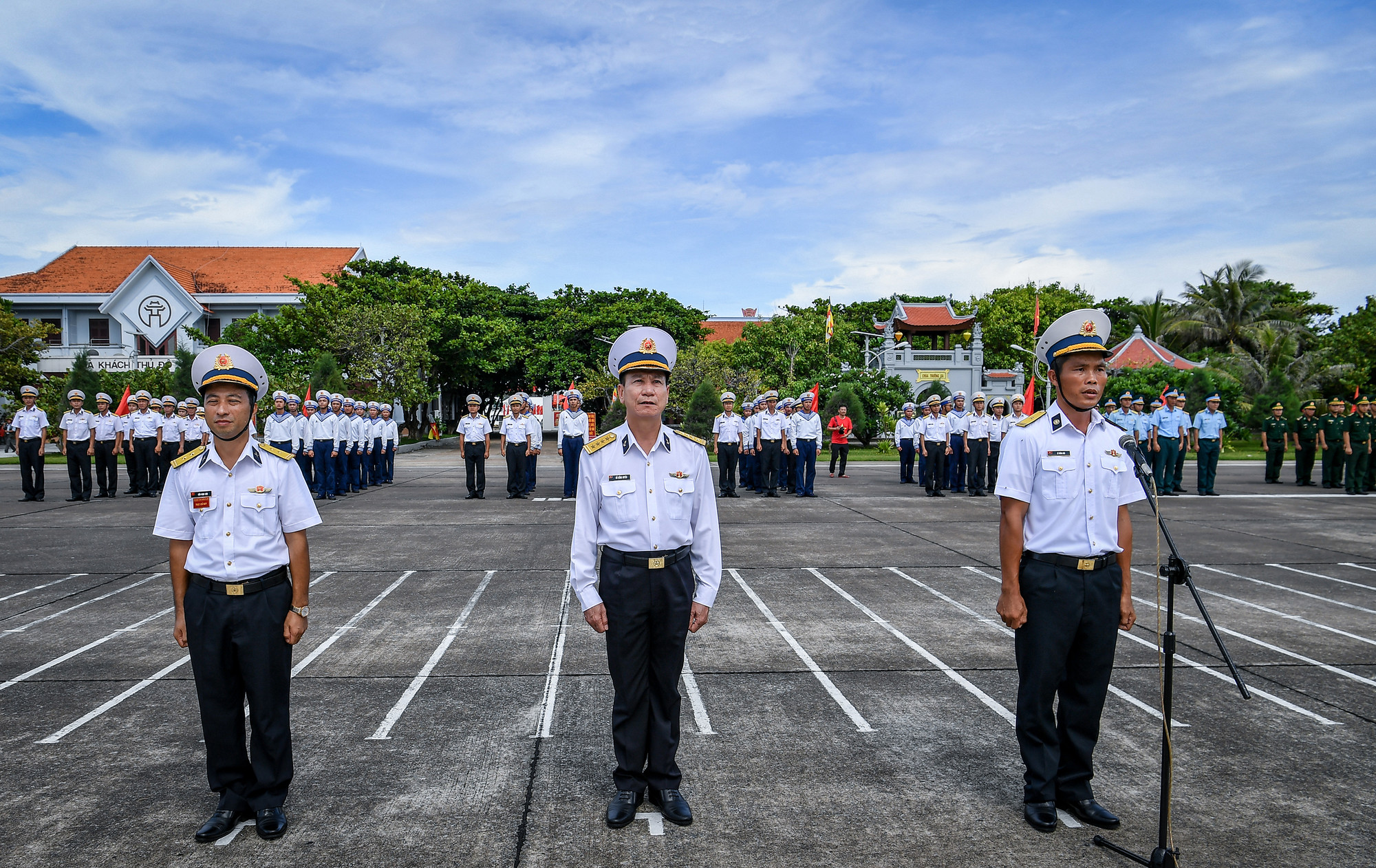 [Ảnh] Xúc động, tự hào buổi lễ chào cờ và duyệt đội ngũ trên đảo Trường Sa ảnh 3