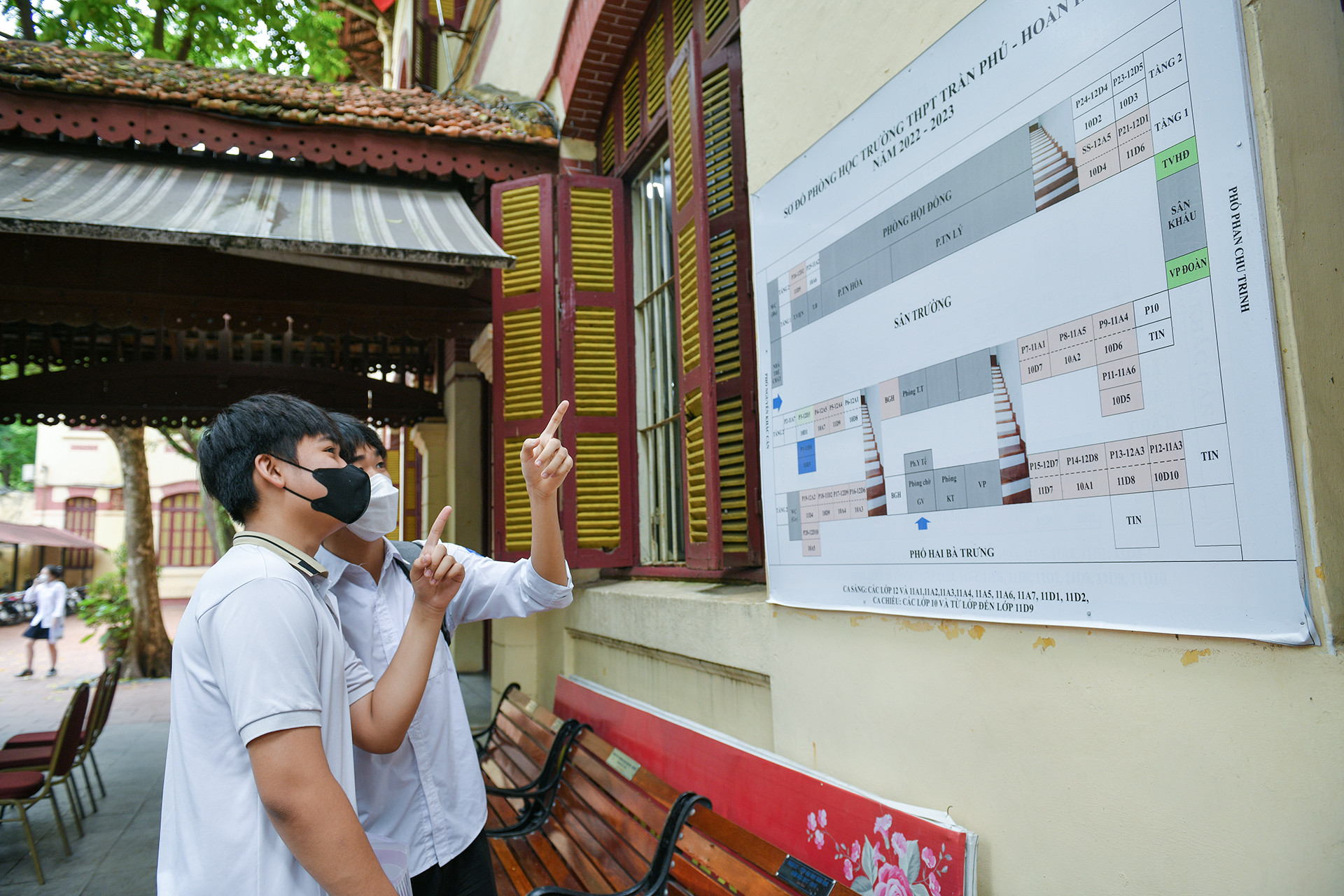 [Ảnh] Học sinh Hà Nội làm thủ tục dự thi tuyển sinh vào lớp 10 ảnh 3