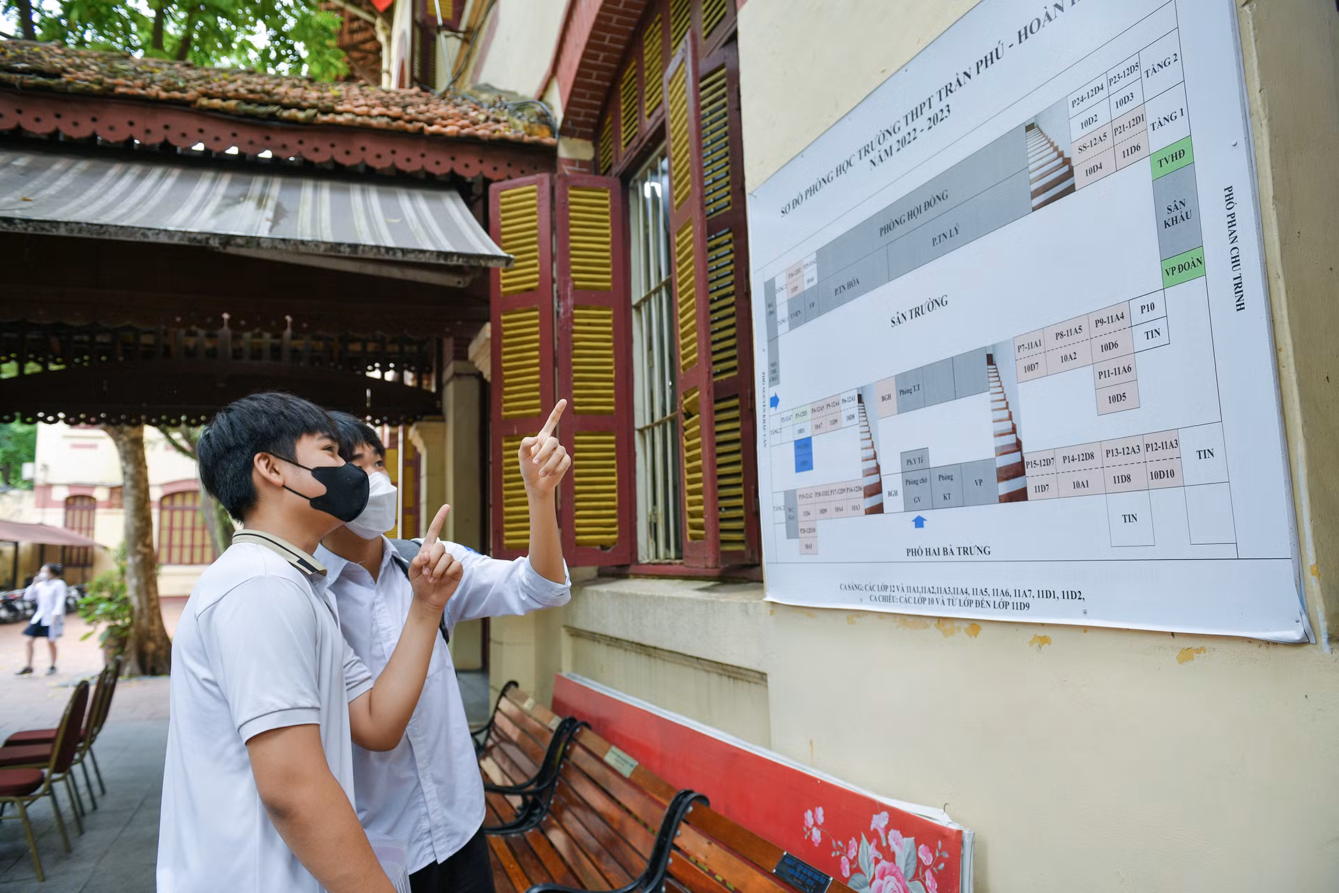 [Ảnh] Học sinh Hà Nội làm thủ tục dự thi tuyển sinh vào lớp 10 ảnh 3