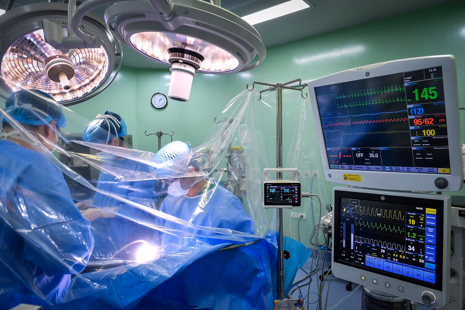 [Ảnh] Cận cảnh ca mổ thứ 700 trường hợp tim bẩm sinh với kỹ thuật ít xâm lấn ảnh 18