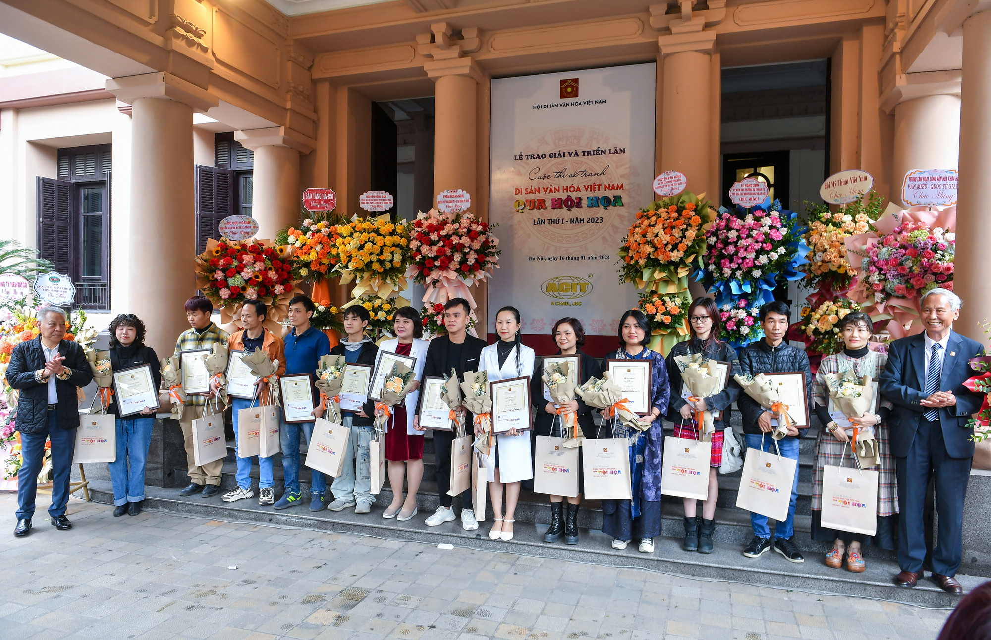 Các tác giả có tác phẩm lọt vào chung khảo.