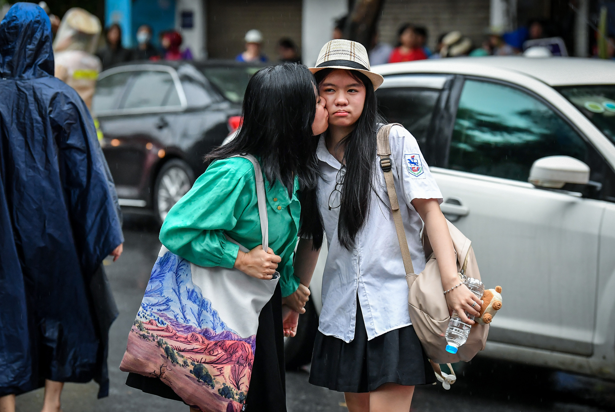 "Cố gắng lên con gái nhé".