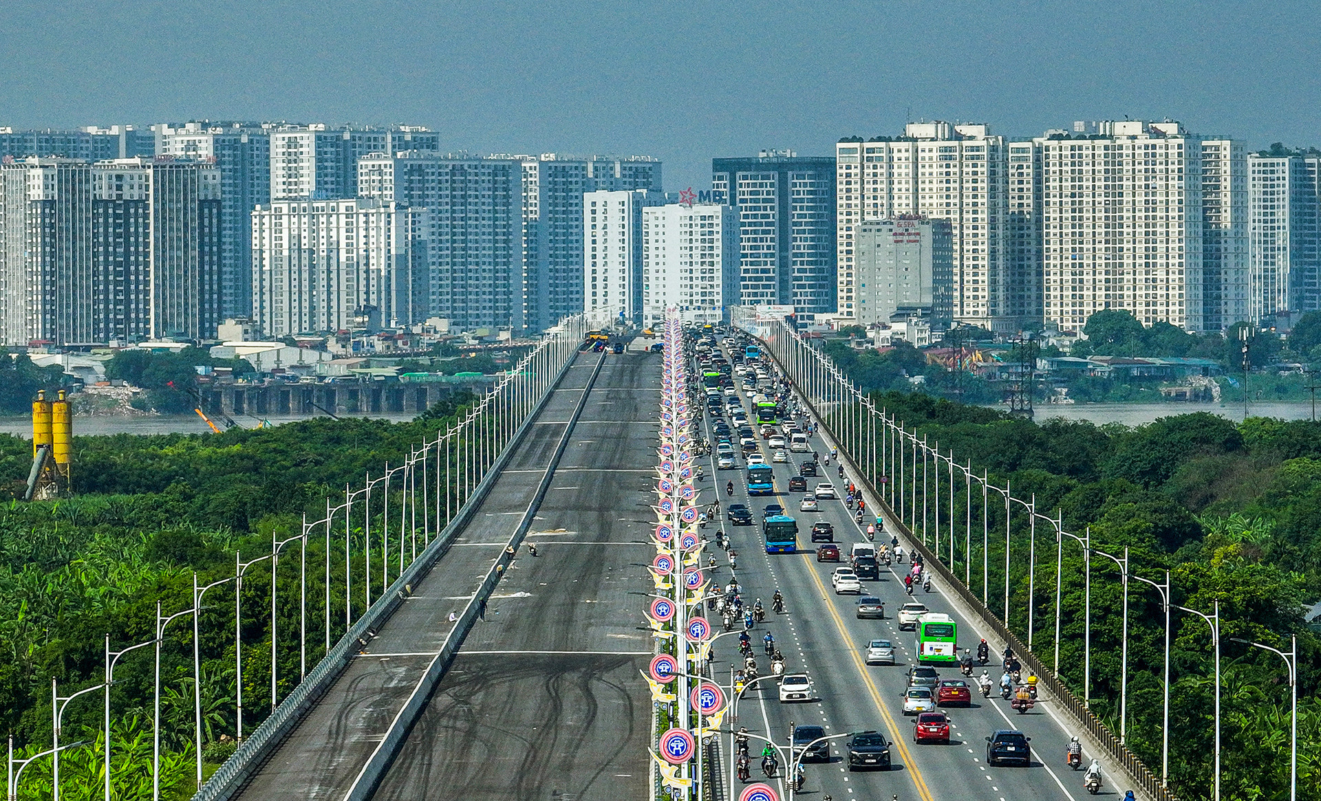 [Ảnh] Ngắm cầu Vĩnh Tuy 2 trước ngày thông xe ảnh 17