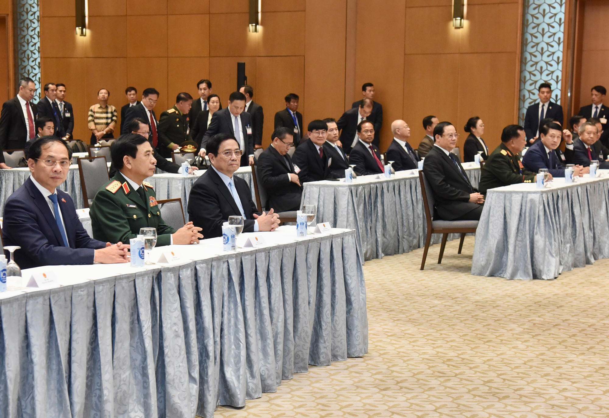 Các đại biểu tham dự lễ ký kết văn kiện hợp tác.