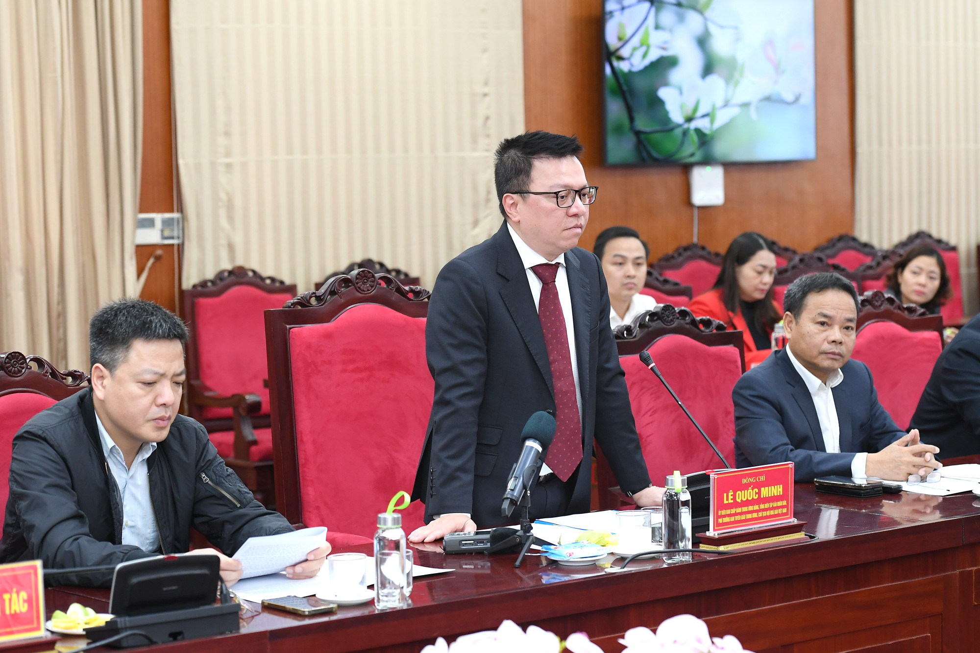 Đồng chí Lê Quốc Minh đánh giá cao sự phối hợp, tạo điều kiện của tỉnh Sơn La nói chung và báo Đảng địa phương nói riêng đối với hoạt động của Văn phòng đại diện Báo Nhân Dân trên địa bàn.