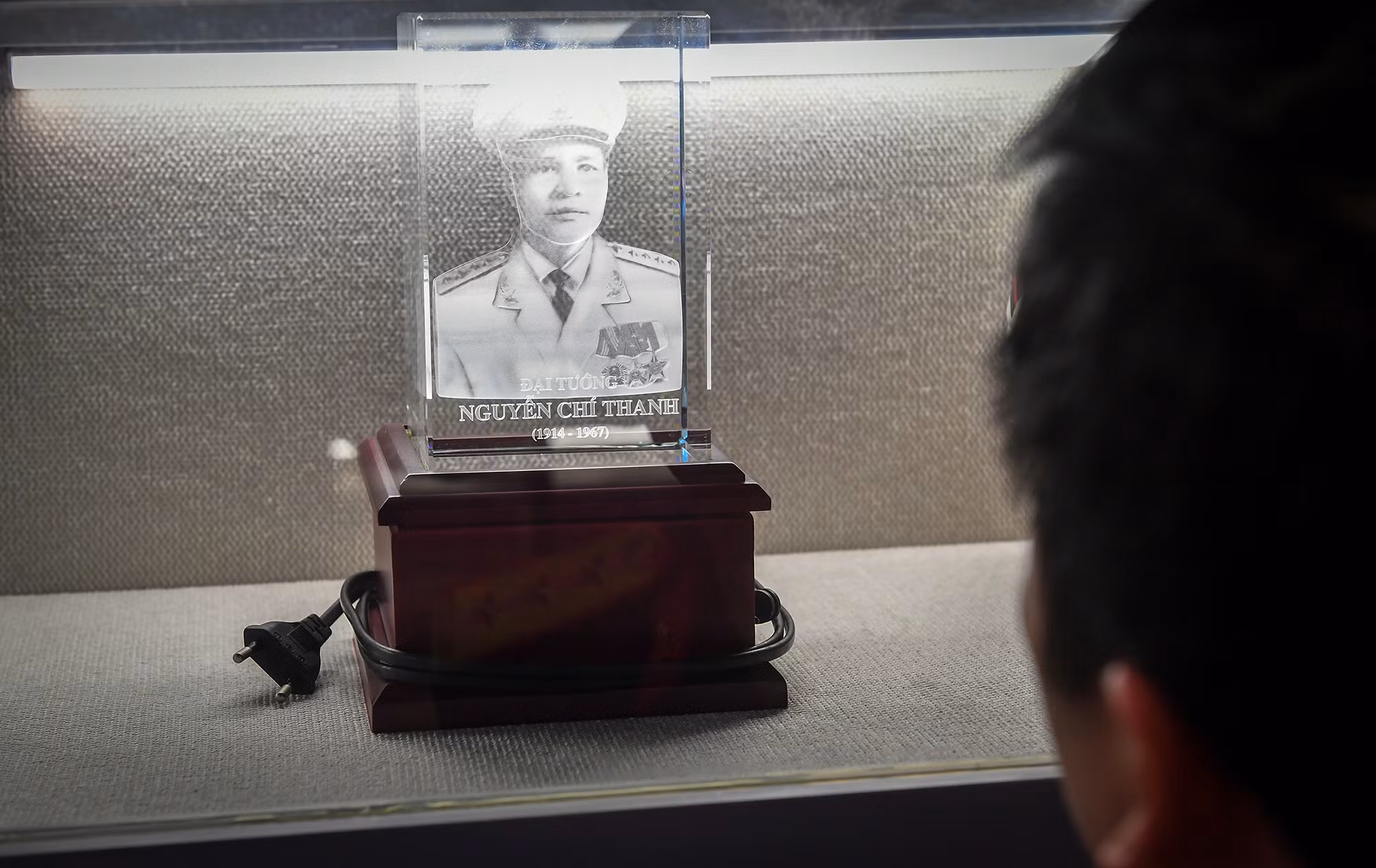 Chân dung Đại tướng Nguyễn Chí Thanh tại Bảo tàng.