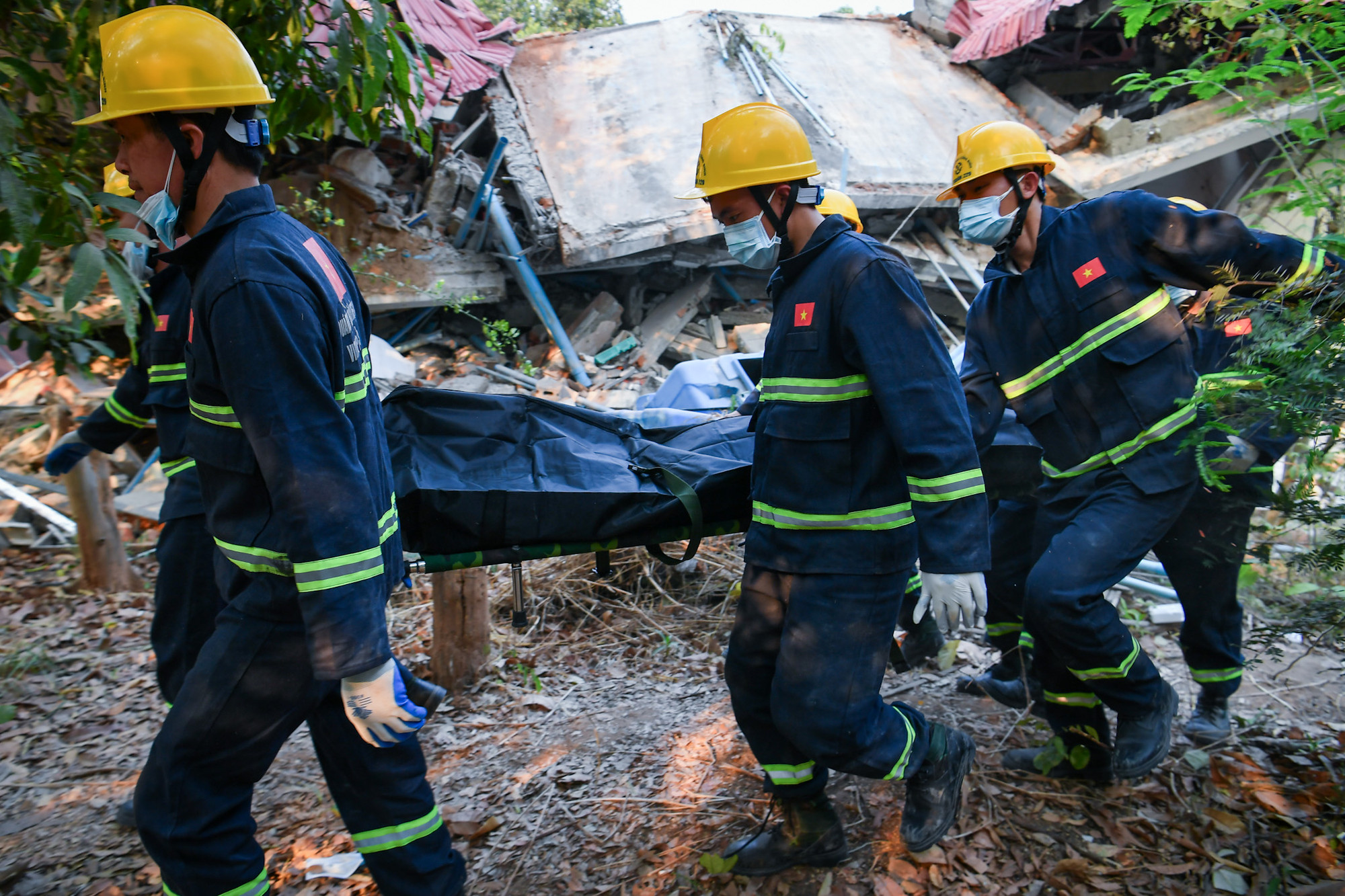 [Ảnh] Người thân nạn nhân vụ động đất ở Myanmar xúc động và biết ơn đoàn cứu nạn, cứu hộ Bộ Quốc phòng Việt Nam ảnh 12