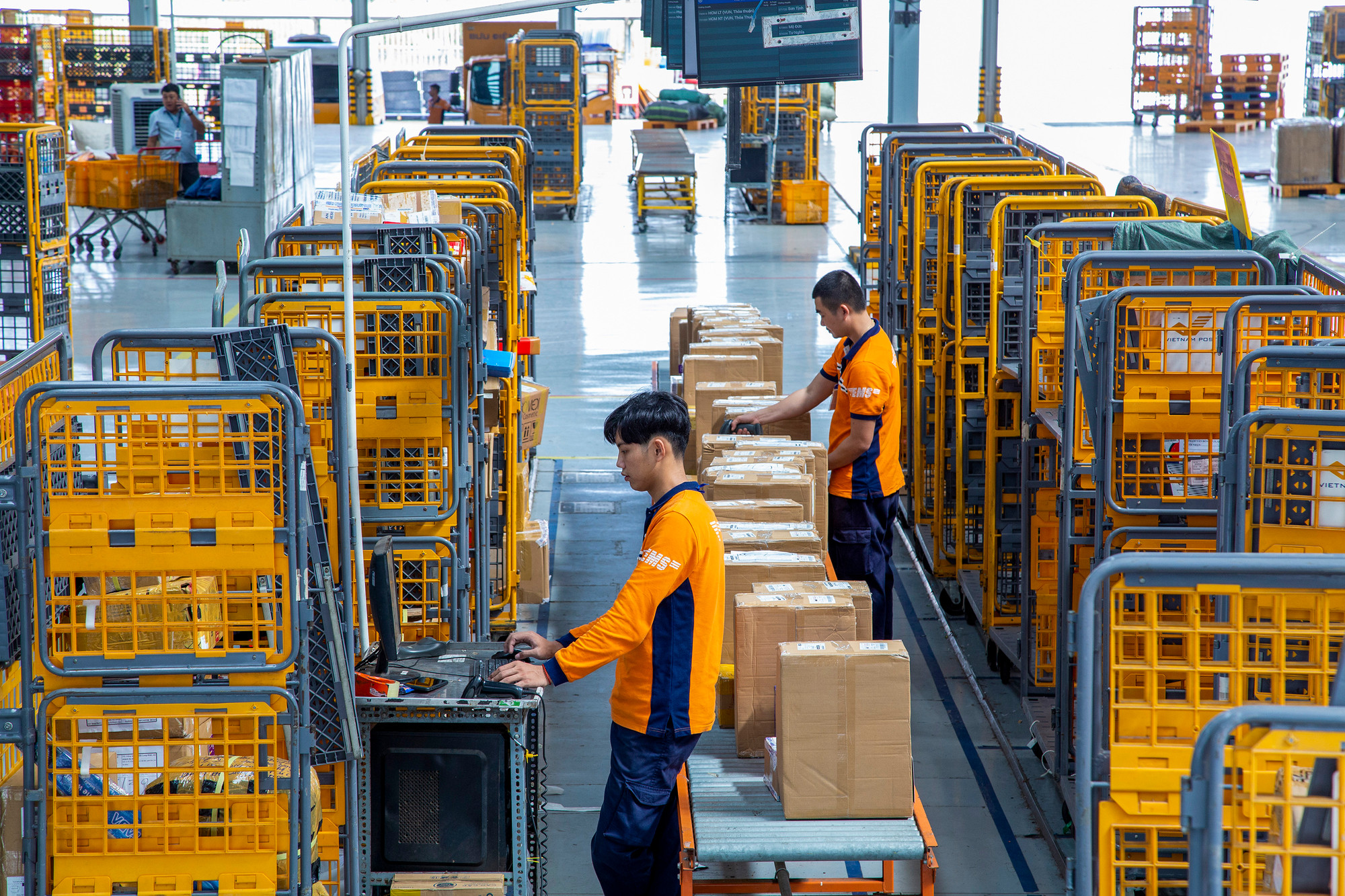 Với những nỗ lực trong sản xuất kinh doanh và đóng góp cho sự phát triển kinh tế - xã hội, Bưu điện Việt Nam đã được công nhận là Thương hiệu quốc gia Với những nỗ lực trong sản xuất kinh doanh và đóng góp cho sự phát triển kinh tế - xã hội, Bưu điện Việt Nam đã được công nhận là Thương hiệu quốc gia