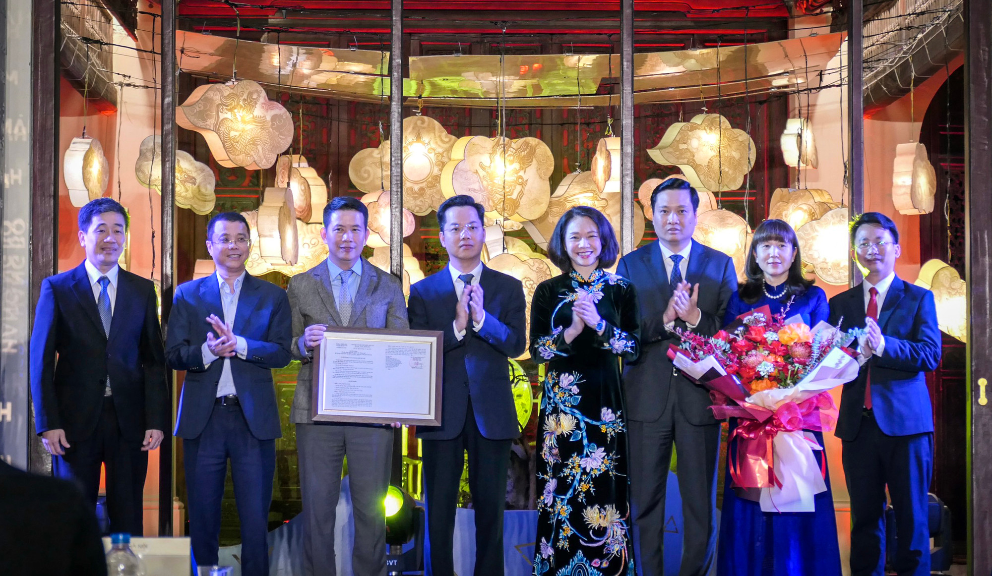 Trao quyết định công nhận khu du lịch cấp thành phố khu vực quận Hoàn Kiếm-phụ cận và khu Phố cổ.