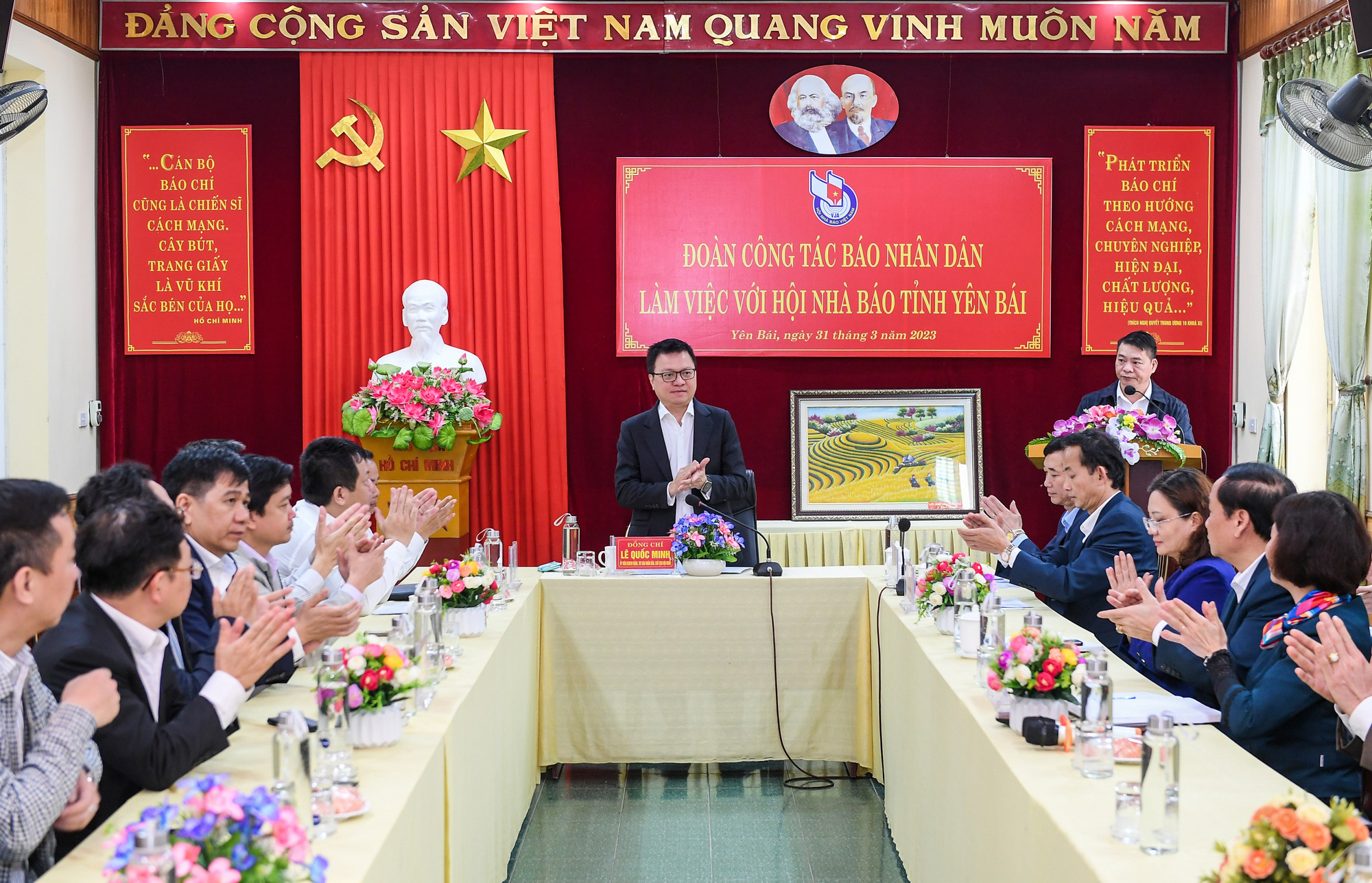 Đoàn công tác của Báo Nhân dân làm việc với Hội Nhà báo, các cơ quan báo chí tỉnh Yên Bái.