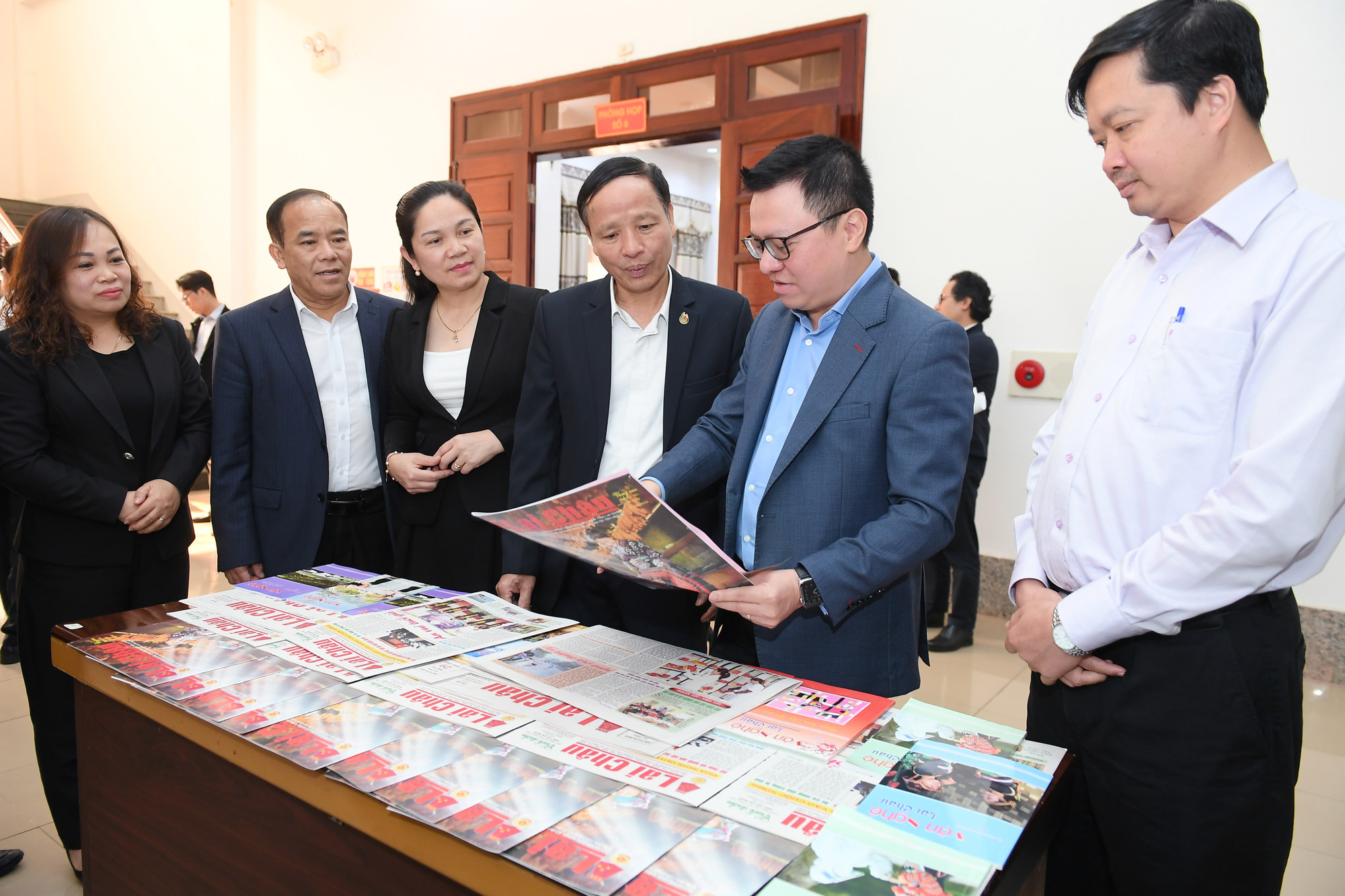 [Ảnh] Đoàn công tác Báo Nhân Dân làm việc với Tỉnh ủy Lai Châu ảnh 15