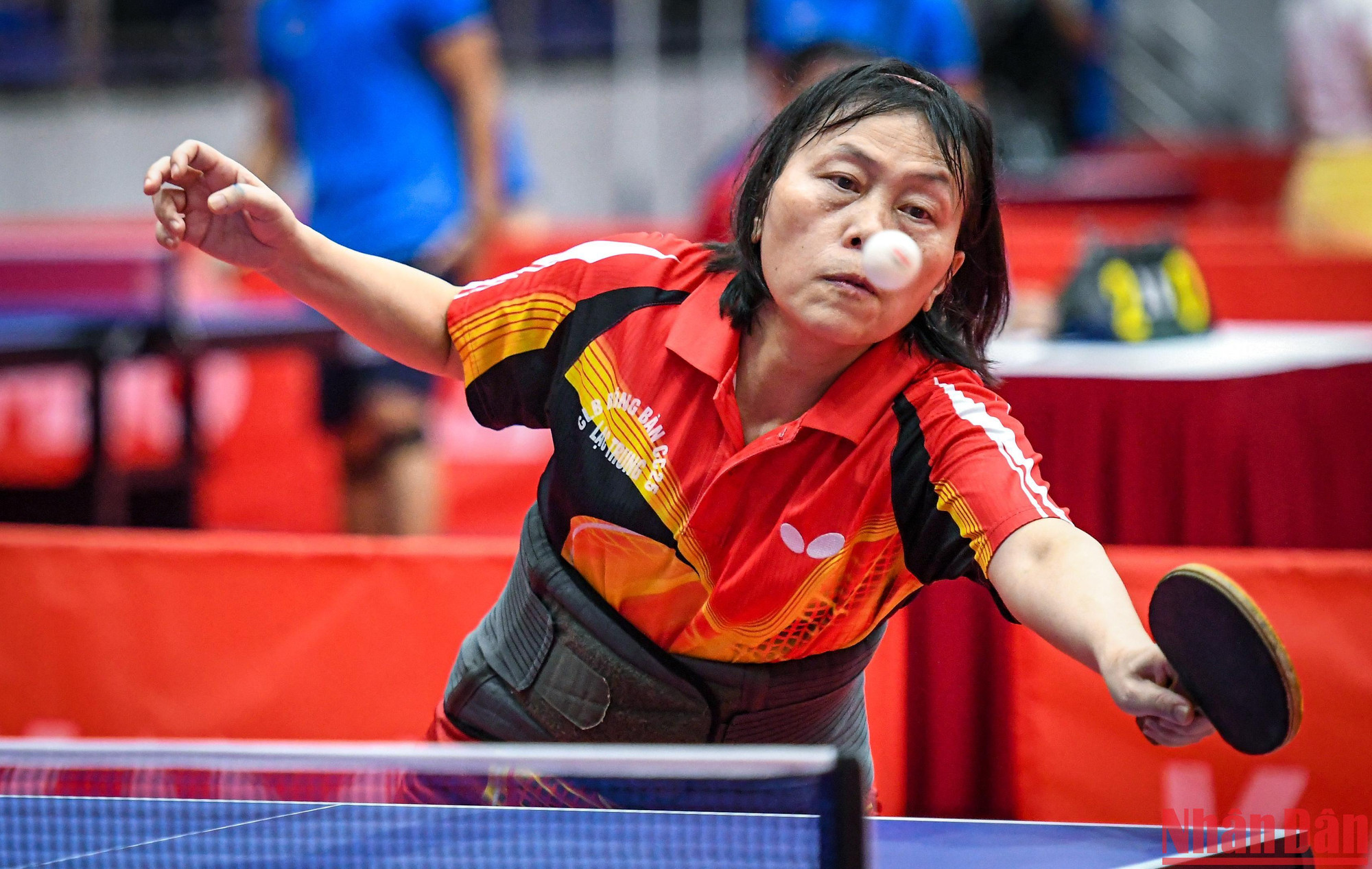 Những pha tranh tài quyết liệt của các nữ vận động viên.