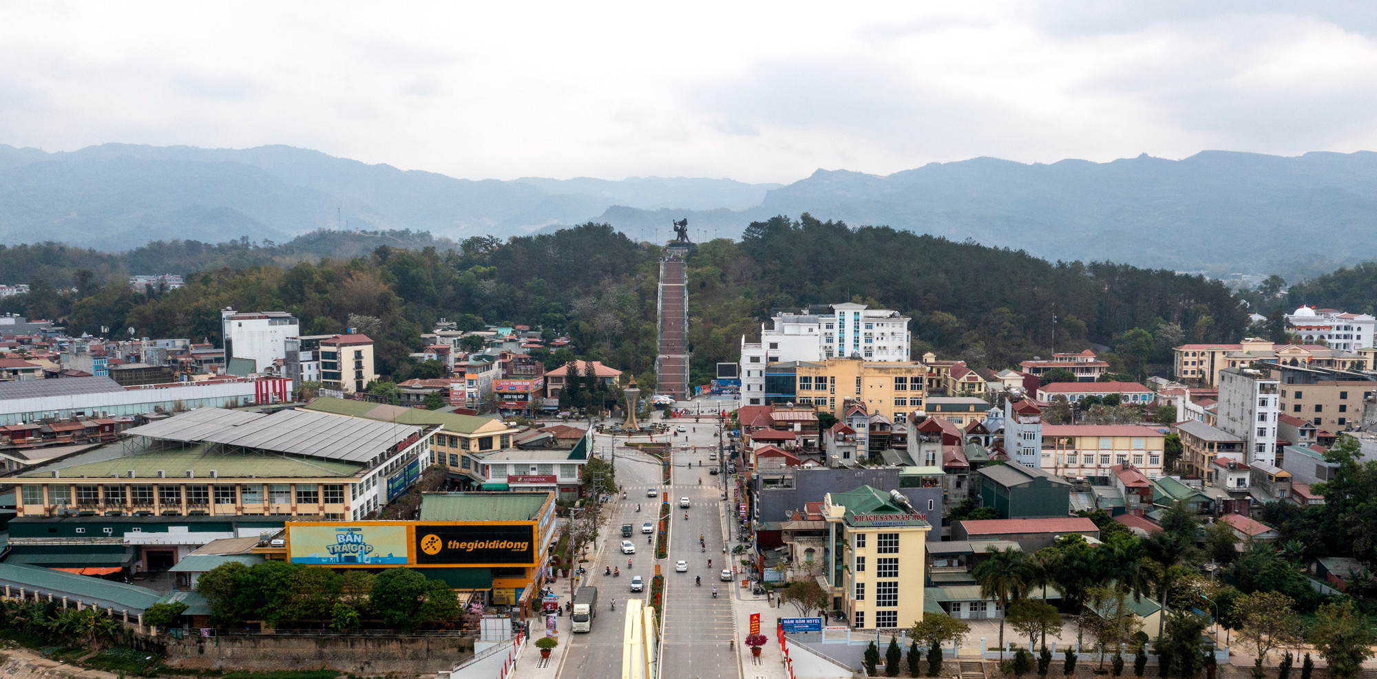 [Ảnh] Thành phố Điện Biên Phủ sau 70 năm chiến thắng lịch sử ảnh 4