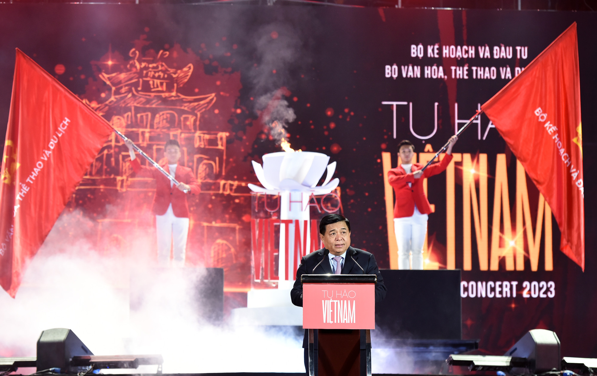 Bộ trưởng Kế hoạch và Đầu tư Nguyễn Chí Dũng phát biểu khai mạc chương trình. (Ảnh: THÀNH ĐẠT)