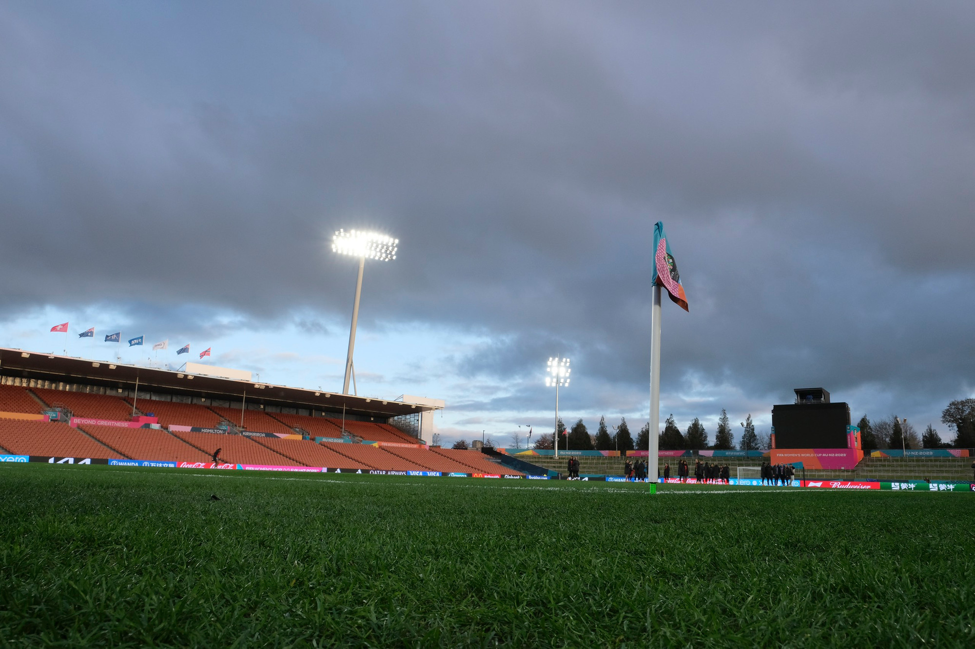 [Ảnh] “Lời thề thiêng” tại sân vận động tuyển nữ Việt Nam sắp thi đấu ảnh 12