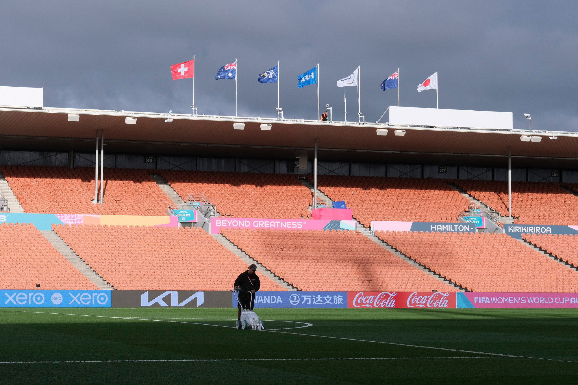 [Ảnh] “Lời thề thiêng” tại sân vận động tuyển nữ Việt Nam sắp thi đấu ảnh 8