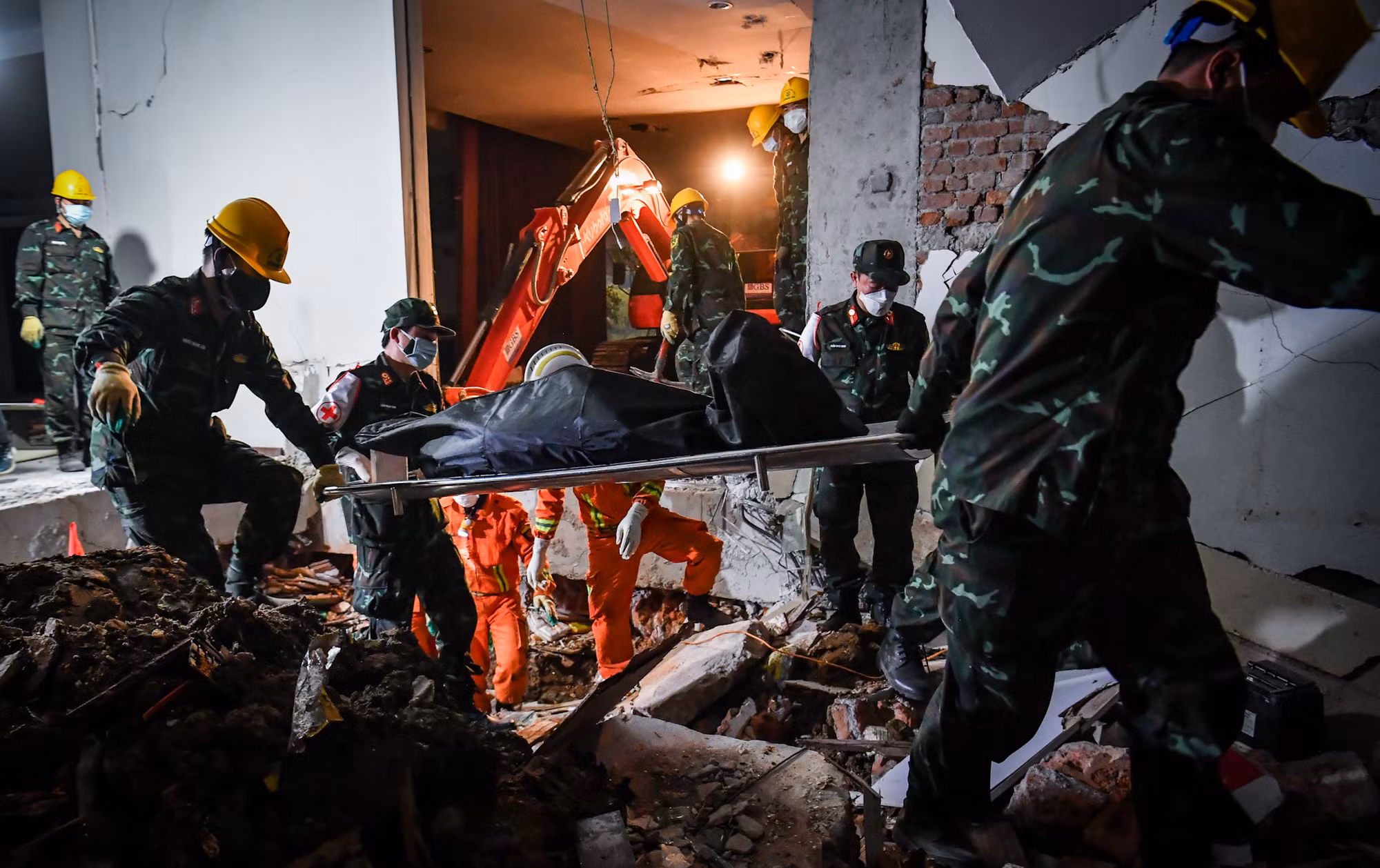 Tìm kiếm nạn nhân không kể ngày đêm, Tìm kiếm nạn nhân không kể ngày đêm,