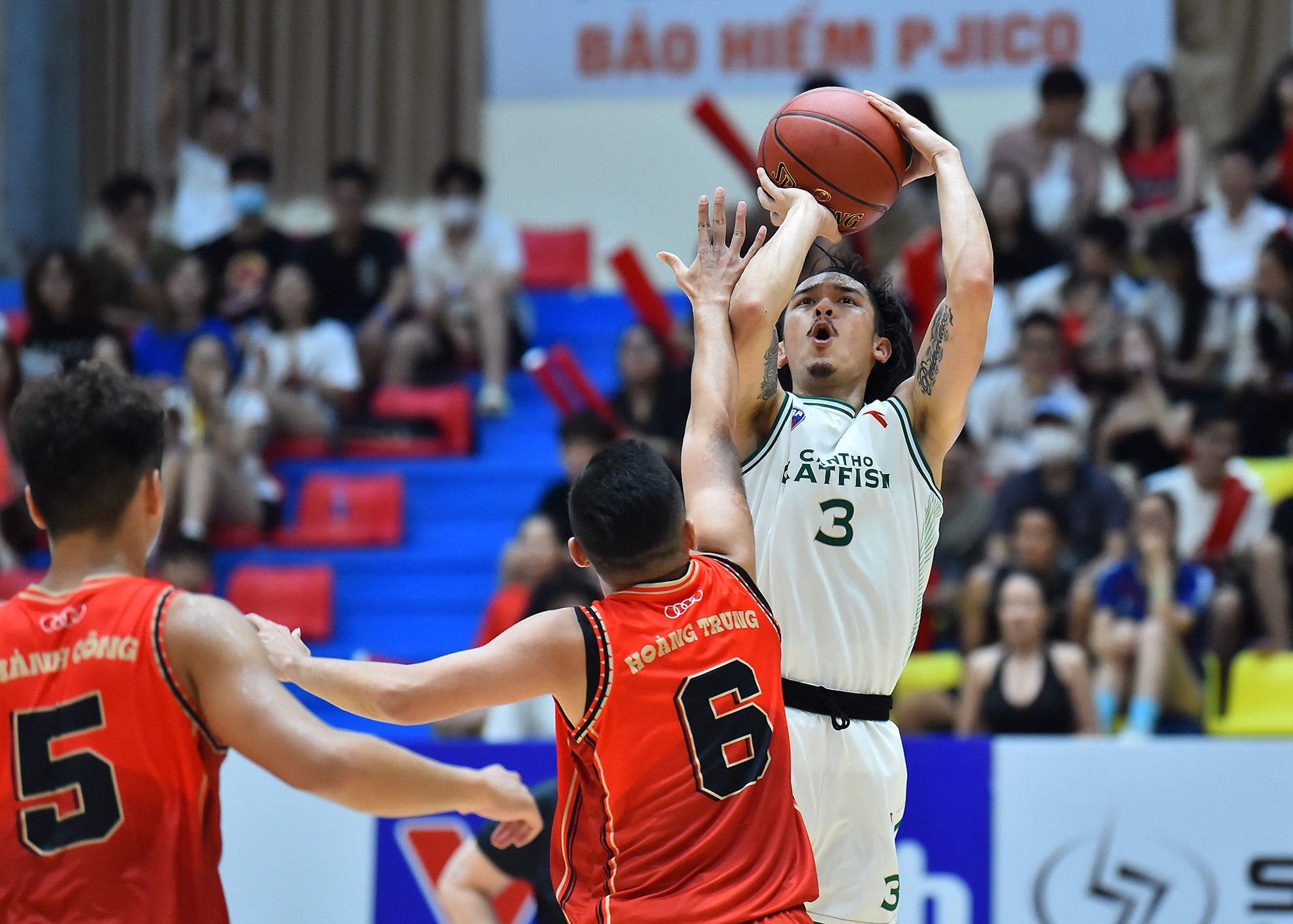 [Ảnh] VBA 2023: Thang Long Warriors thắng nhọc Cantho Catfish ảnh 4