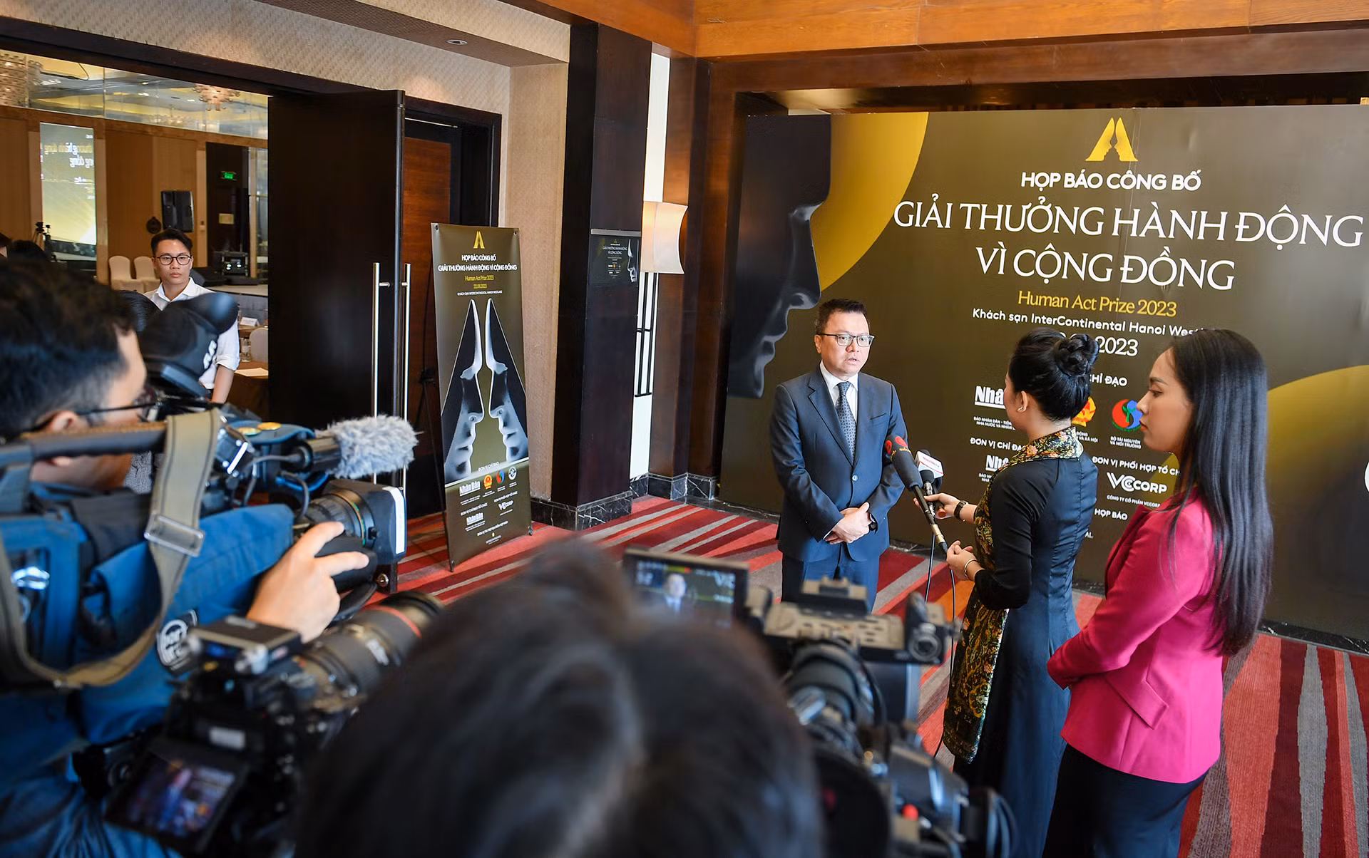 [Ảnh] Họp báo công bố Giải thưởng Hành động vì cộng đồng 2023 với chủ đề “Dấu ấn tiên phong” ảnh 13
