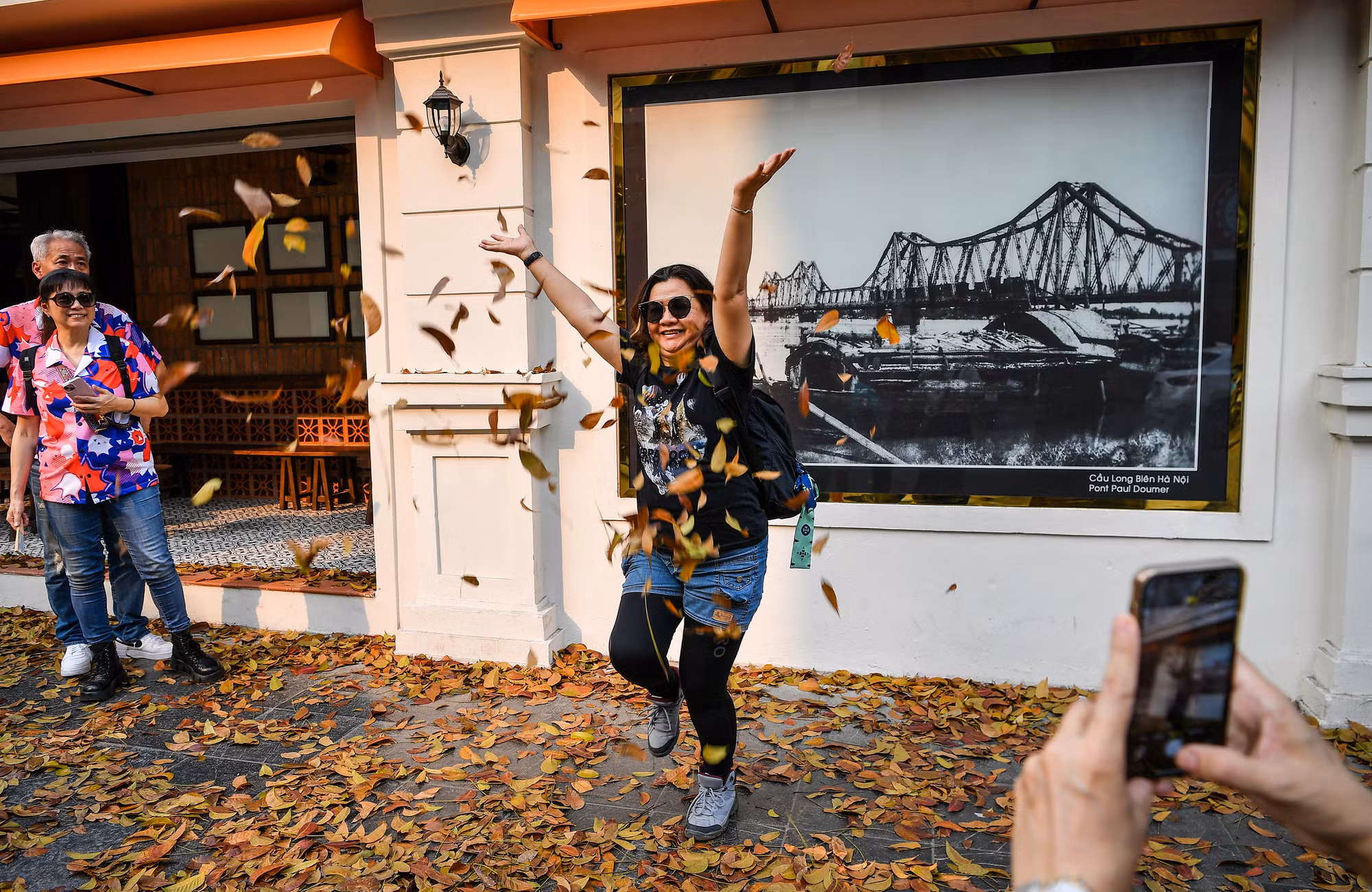 [Ảnh] "Con đường lá vàng" tuyệt đẹp bên ngoài tòa soạn Báo Nhân Dân ảnh 9