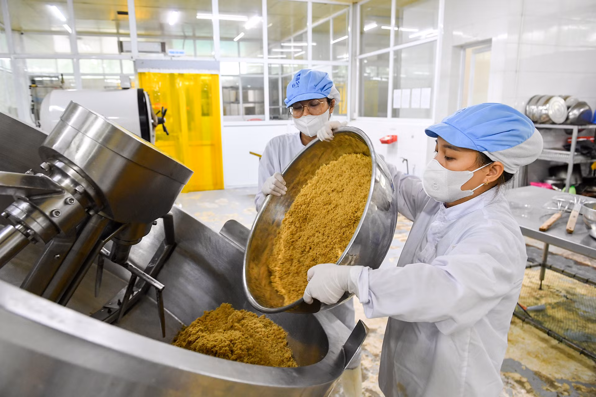 Công đoạn này giúp hàu bảo quản được lâu hơn mà không cần đến chất bảo quản. Đồng thời tránh được sự tấn công của vi khuẩn và nấm mốc từ môi trường bên ngoài.