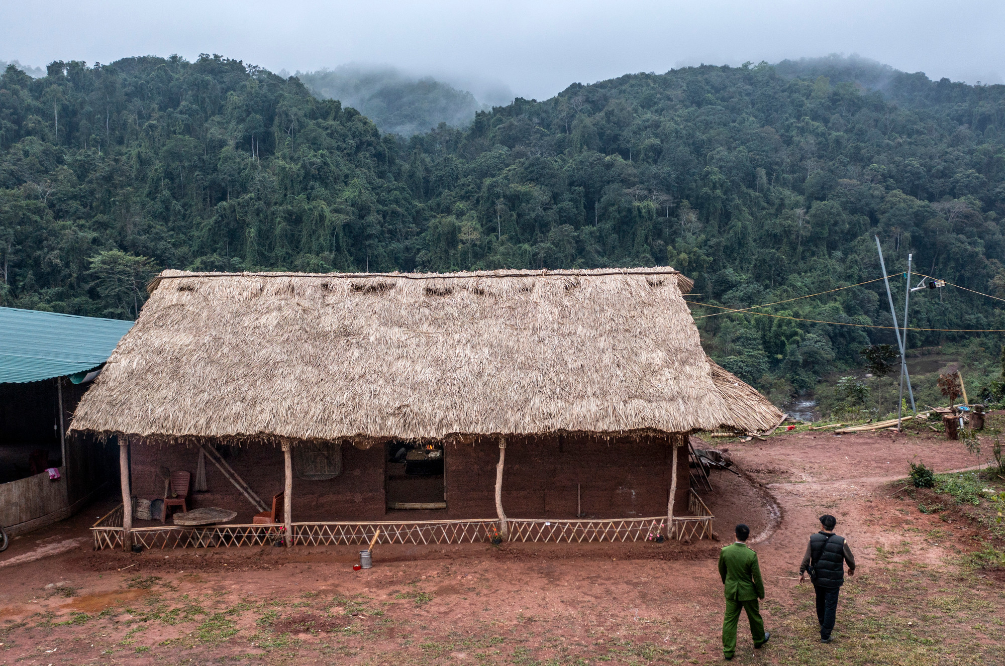 [Ảnh] Ngôi nhà trình tường cuối cùng ở ngã ba biên giới ảnh 1