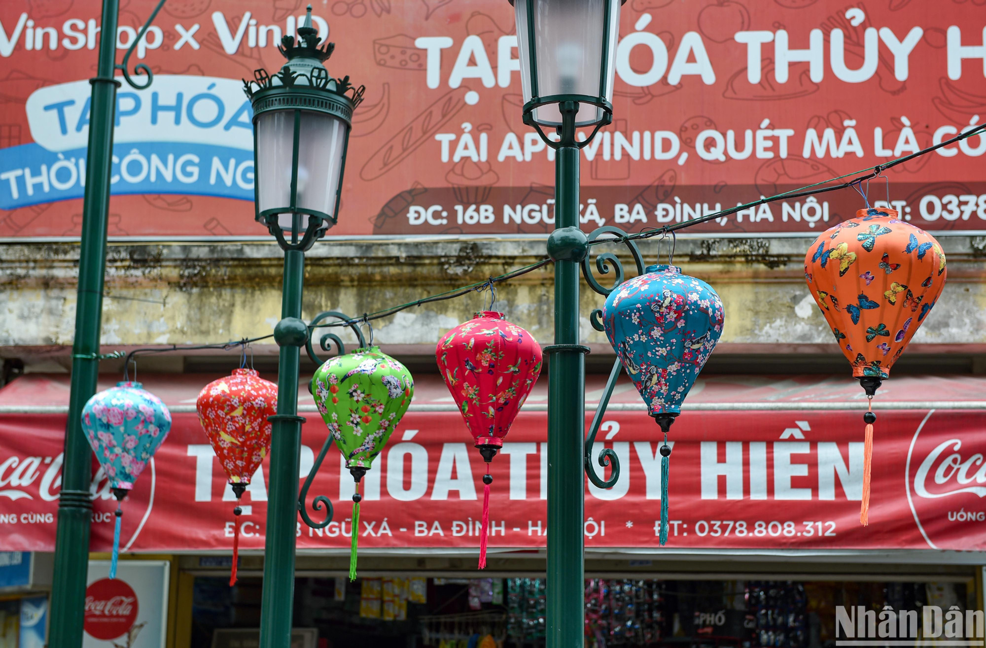 Lắp đặt hệ thống chiếu sáng, trang trí cho khu phố Đảo Ngọc - Ngũ Xã. Lắp đặt hệ thống chiếu sáng, trang trí cho khu phố Đảo Ngọc - Ngũ Xã.