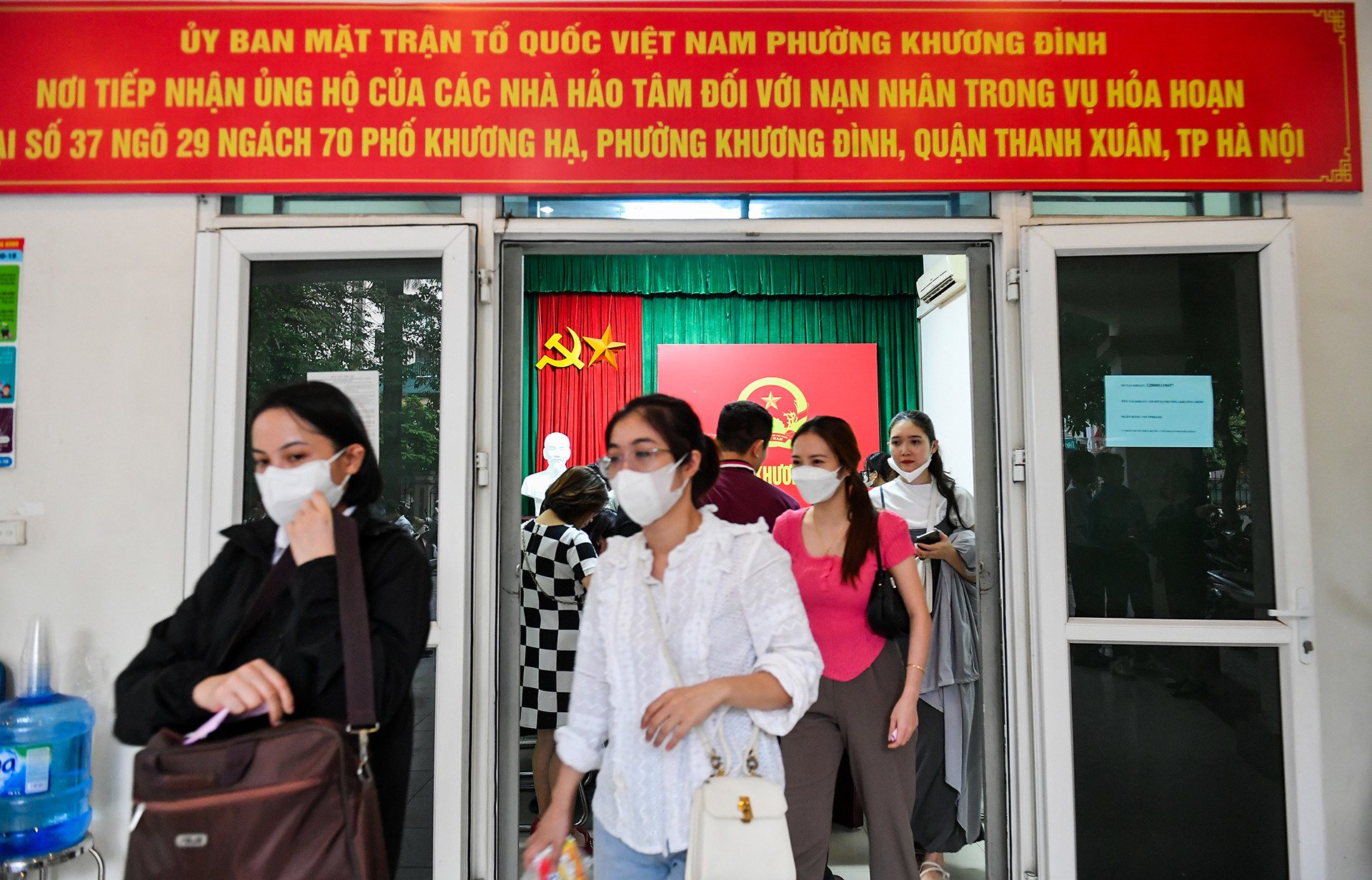 Ngày 15/9, phường Khương Đình đã tiếp nhận trực tiếp tấm lòng hảo tâm của hàng nghìn người.