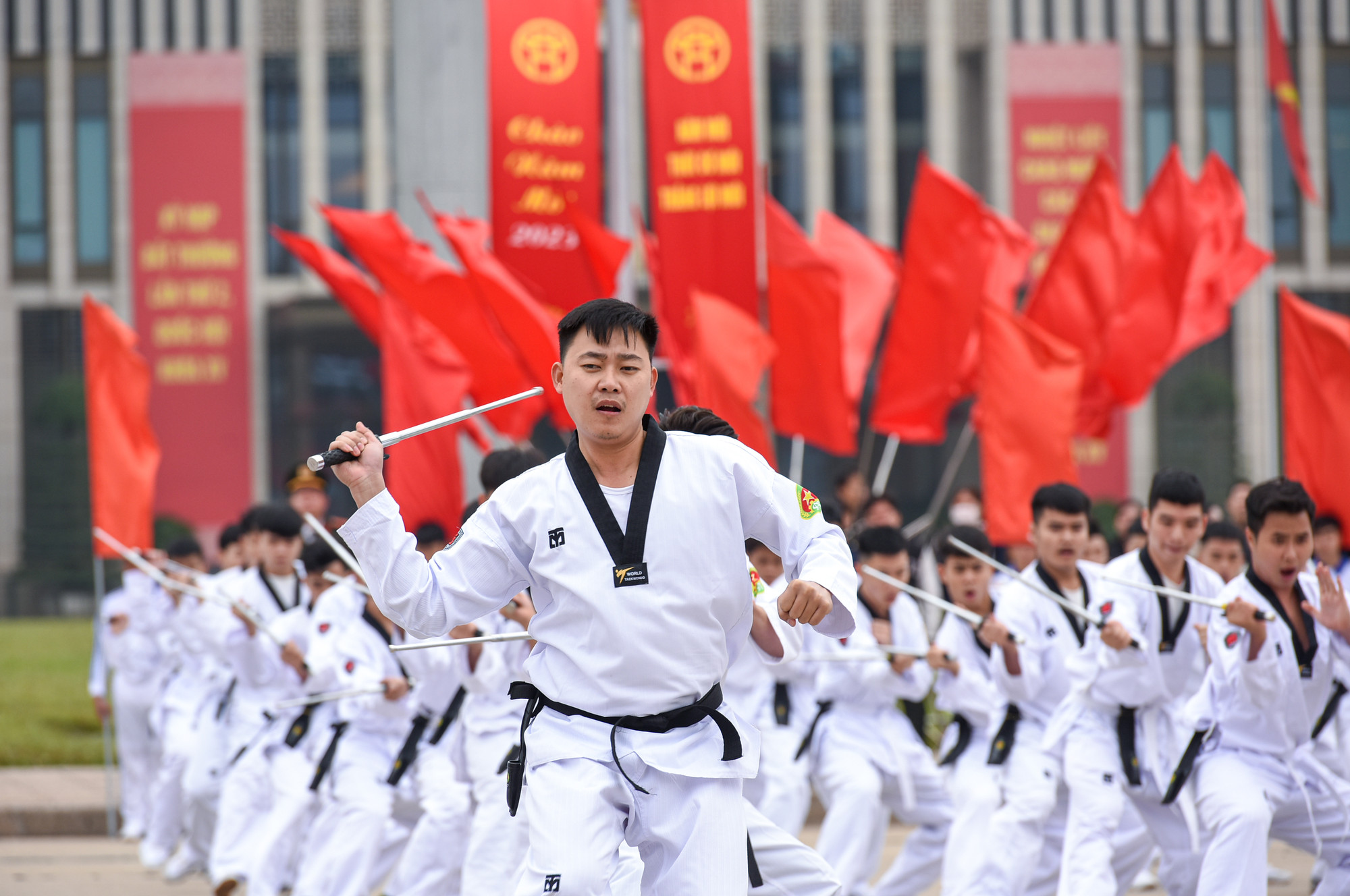 Đồng diễn võ thuật tại lễ khai mạc Hội thao. Đồng diễn võ thuật tại lễ khai mạc Hội thao.