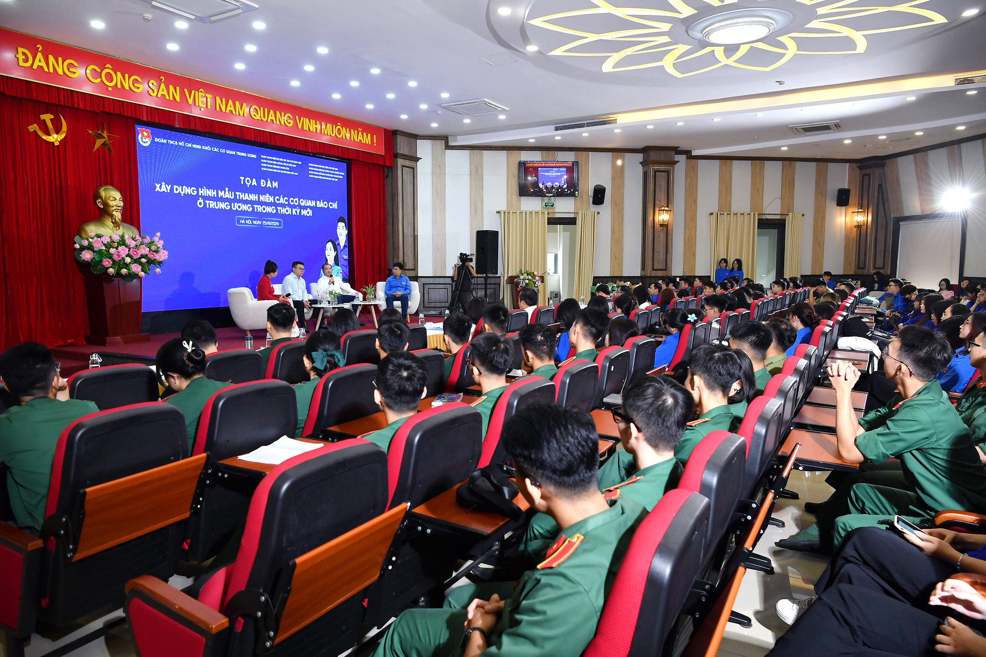 [Ảnh] Tọa đàm “Xây dựng hình mẫu thanh niên các cơ quan báo chí ở Trung ương trong thời kỳ mới” ảnh 8