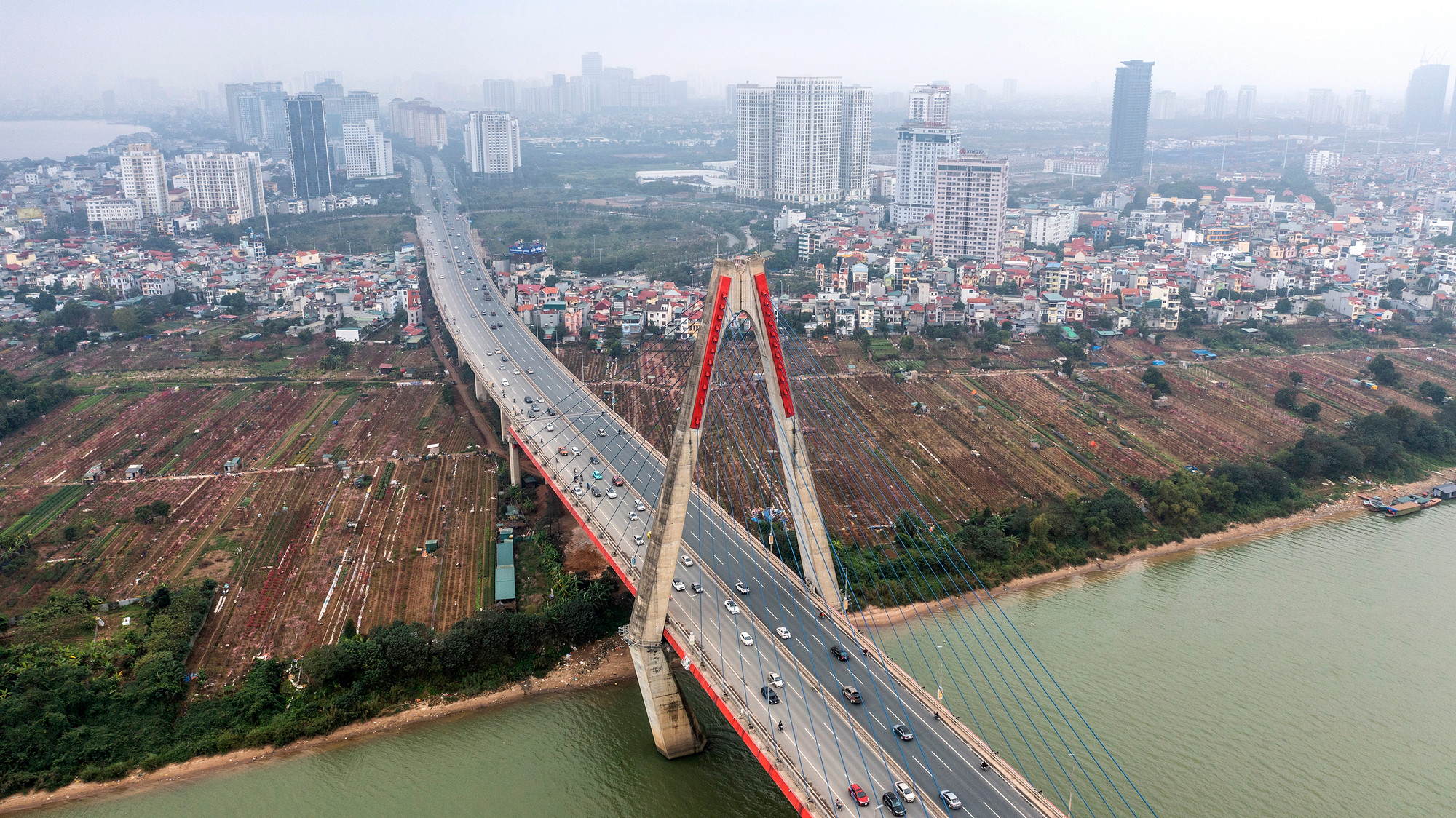 Hai làng đào nổi tiếng Nhật Tân và Phú Thượng chính là điểm đến của người dân Thủ đô cũng như du khách mọi miền đất nước những ngày giáp Tết.