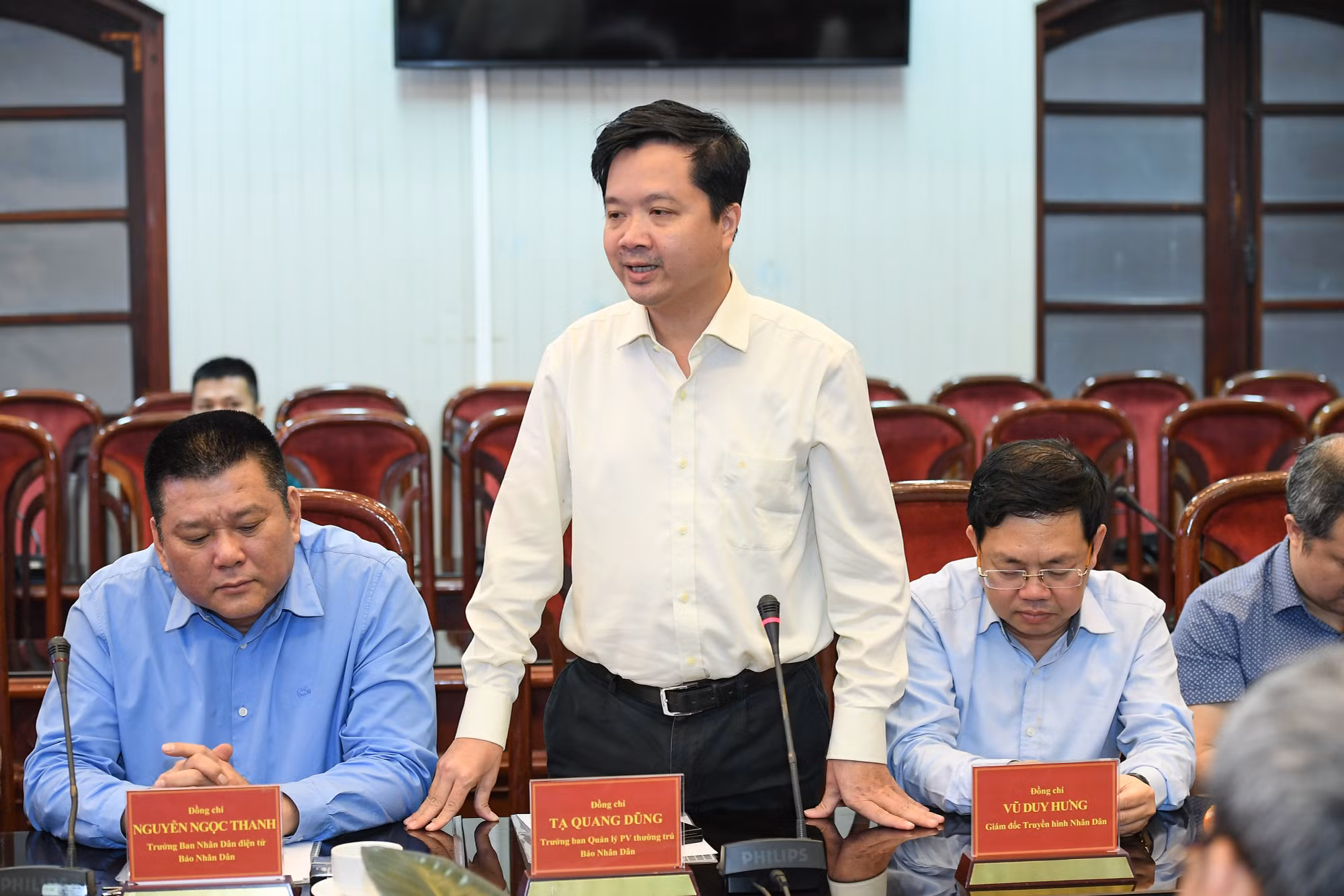 Nhà báo Tạ Quang Dũng, Trưởng Ban Quản lý phóng viên thường trú, Báo Nhân Dân cũng khẳng định sẽ huy động toàn bộ hệ thống phóng viên thường trú của báo Đảng ở các địa phương tham gia, tích cực hưởng ứng Cuộc thi, góp phần lan tỏa ý nghĩa của Cuộc thi tới mọi người dân.