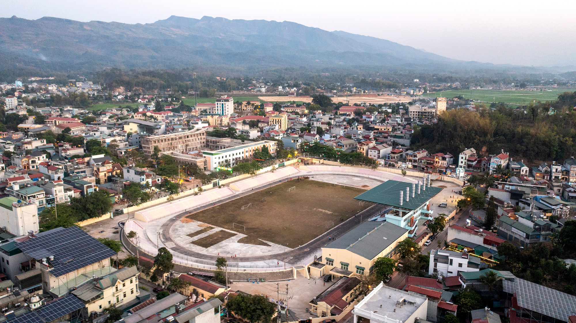 [Ảnh] Thành phố Điện Biên Phủ sau 70 năm chiến thắng lịch sử ảnh 12