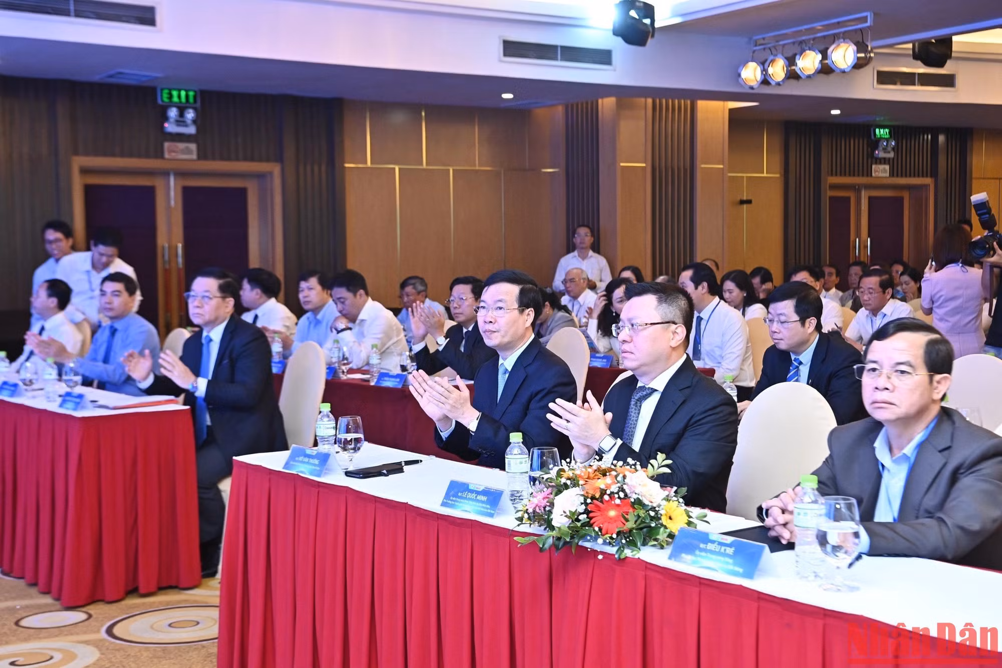 Tham dự Hội nghị có đồng chí Võ Văn Thưởng, Ủy viên Bộ Chính trị, Thường trực Ban Bí thư Trung ương Đảng; đồng chí Nguyễn Trọng Nghĩa, Bí thư Trung ương Đảng, Trưởng Ban Tuyên giáo Trung ương; các đồng chí Ủy viên Trung ương Đảng cùng các đại biểu.