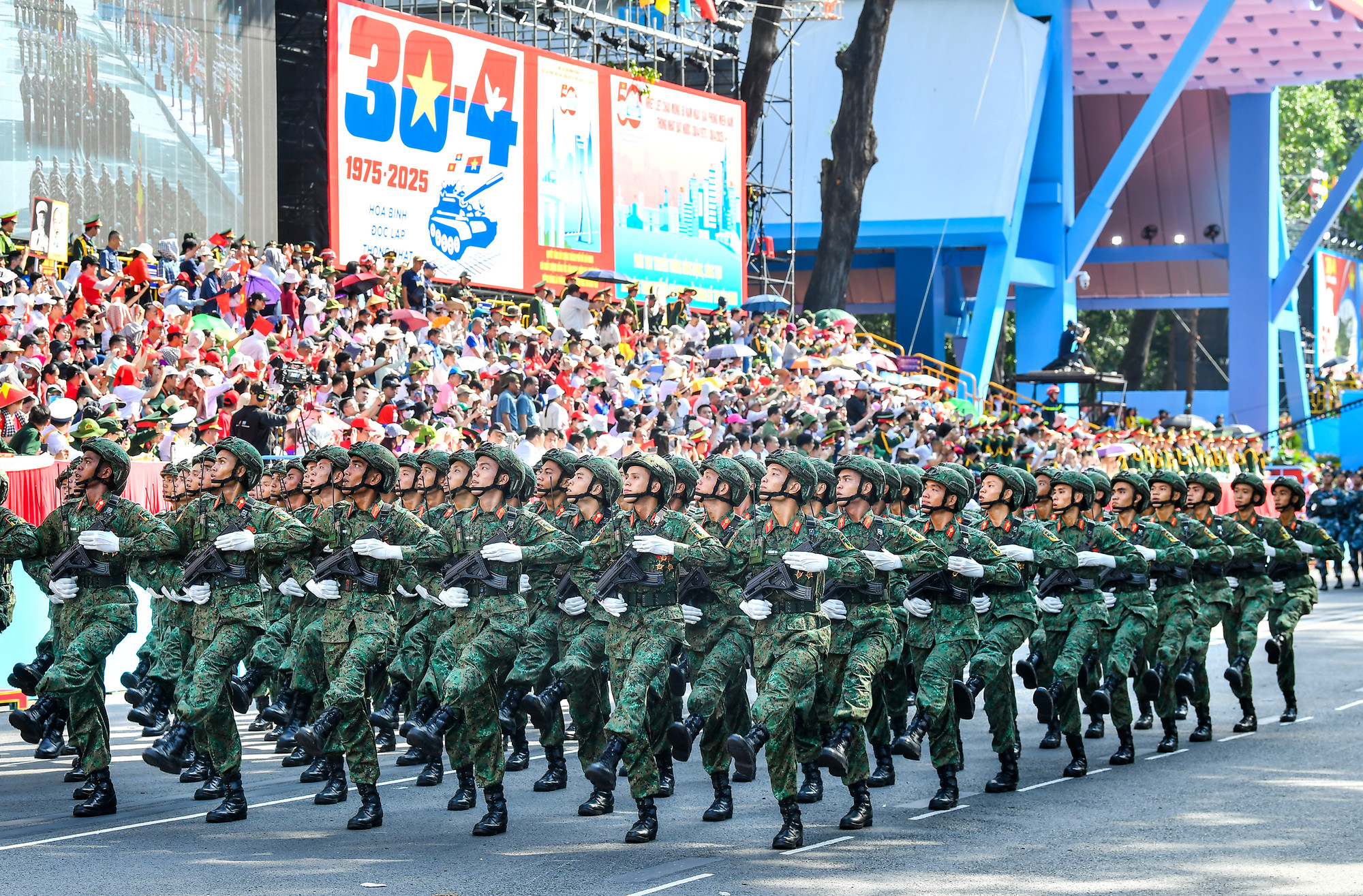 Khối chiến sĩ Tác chiến điện tử.