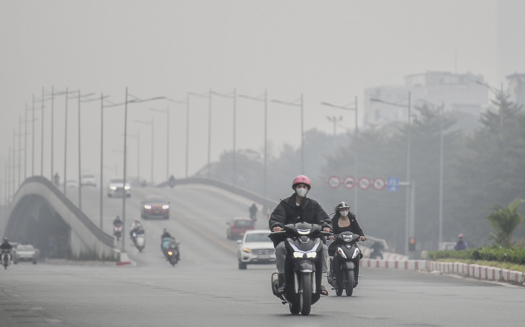 [Ảnh] Thành phố Hà Nội mù sương do ô nhiễm không khí ngày cuối năm ảnh 5