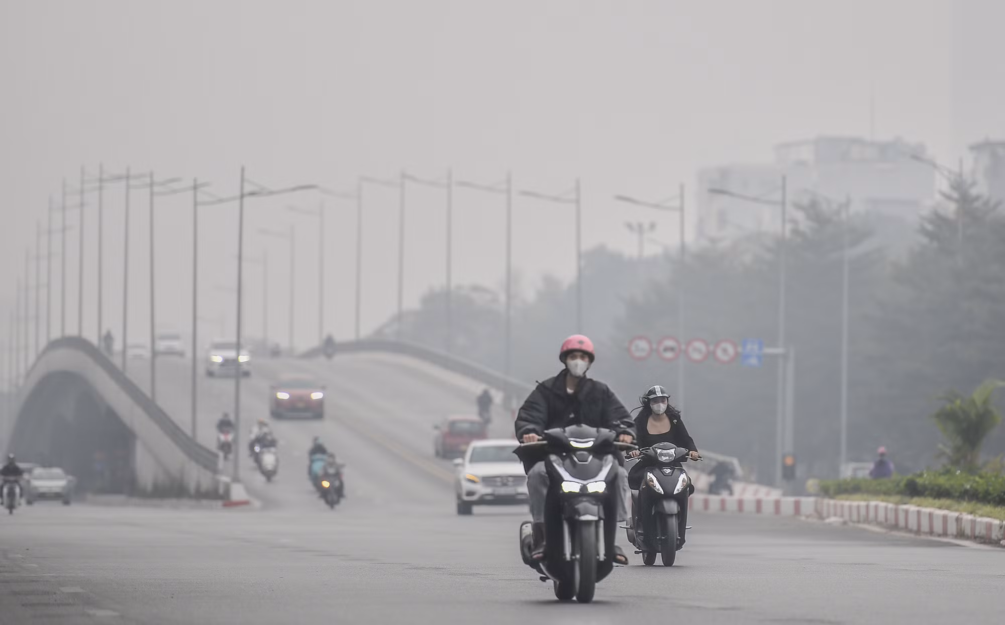 [Ảnh] Thành phố Hà Nội mù sương do ô nhiễm không khí ngày cuối năm ảnh 5