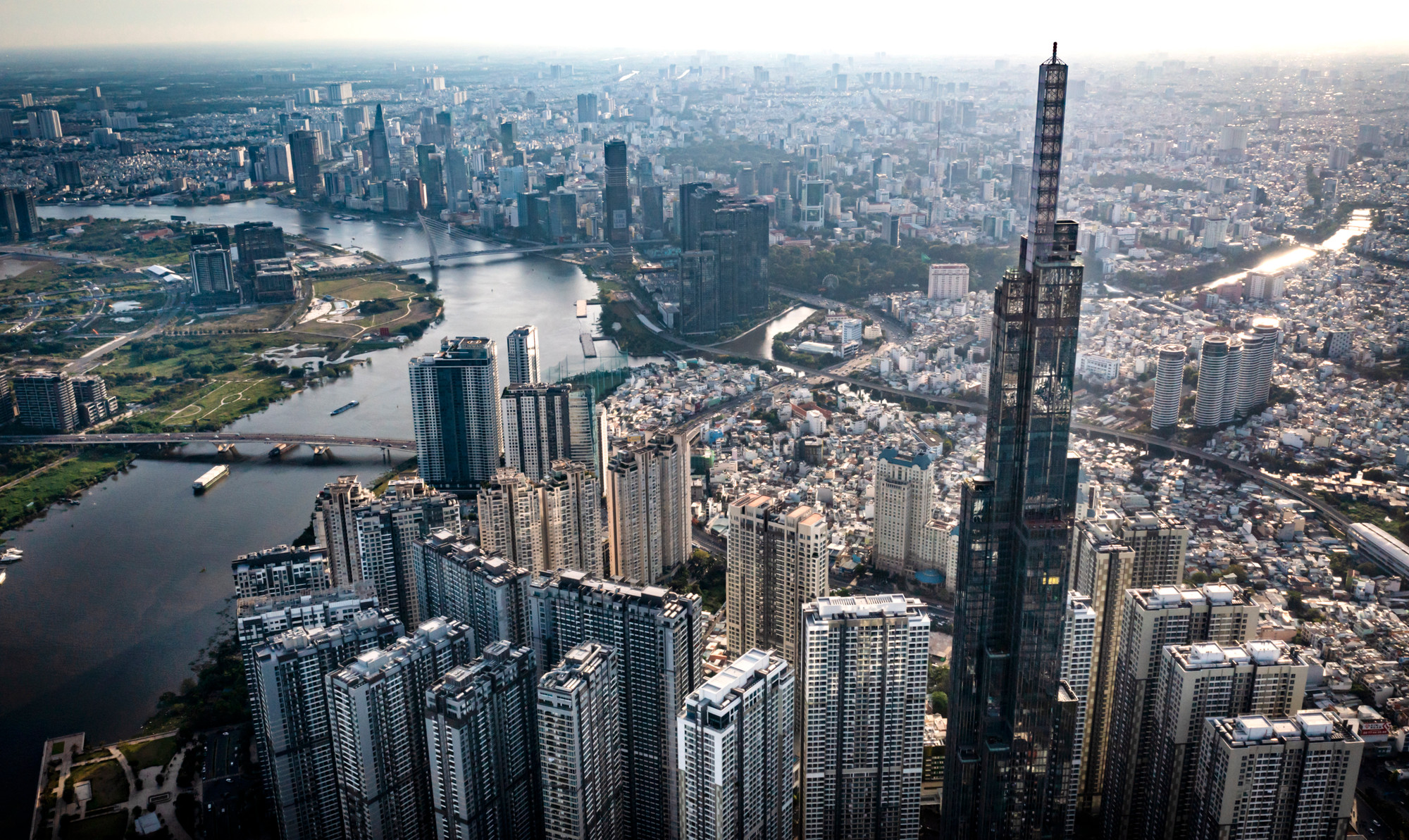 Sài Gòn - Thành phố Hồ Chí Minh từng được coi là "Hòn ngọc Viễn Đông", ngụ ý thành phố này đẹp như một viên ngọc ở vùng Viễn Đông.