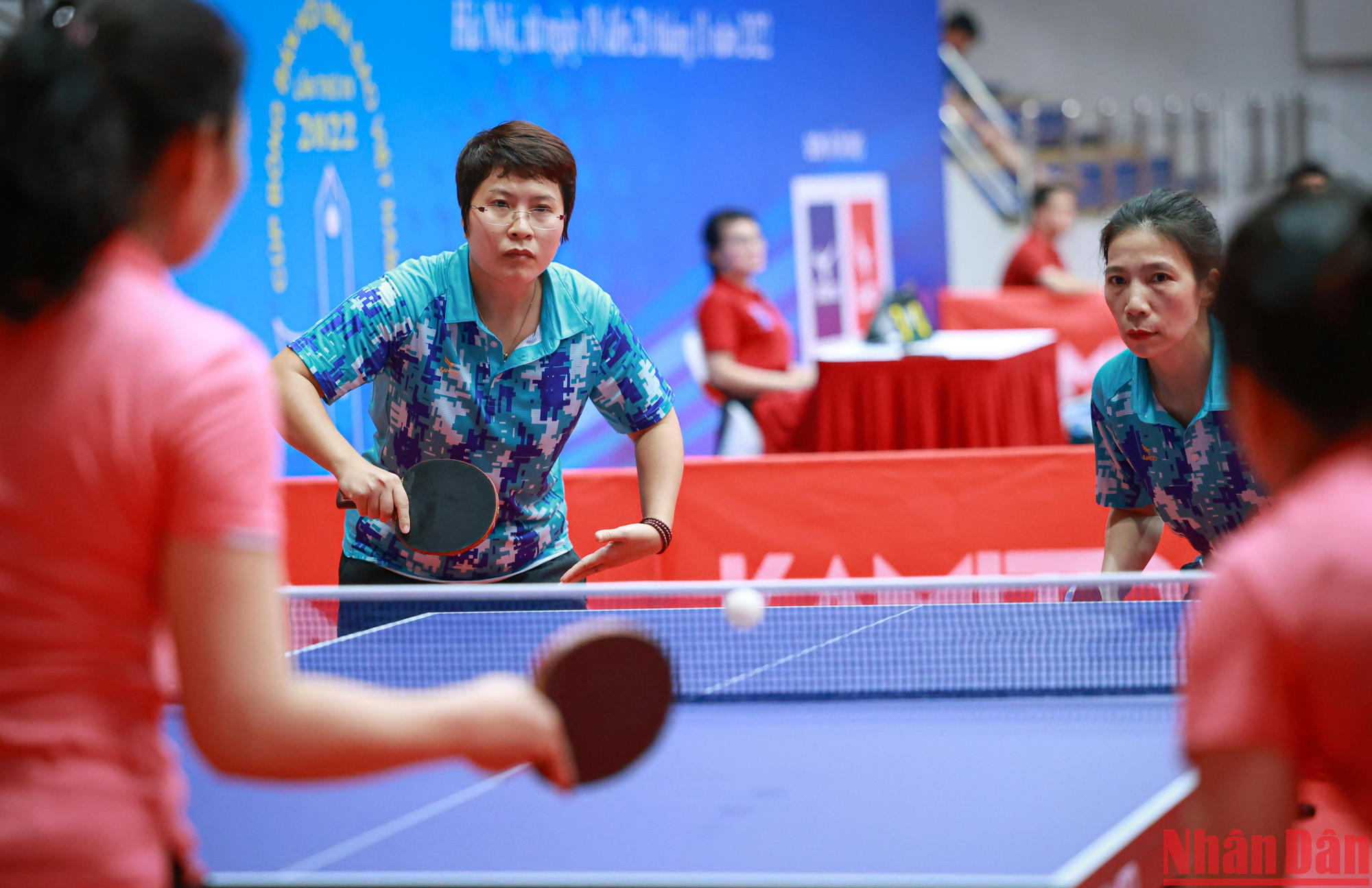 Màn so tài ở nội dung đồng đội nữ.