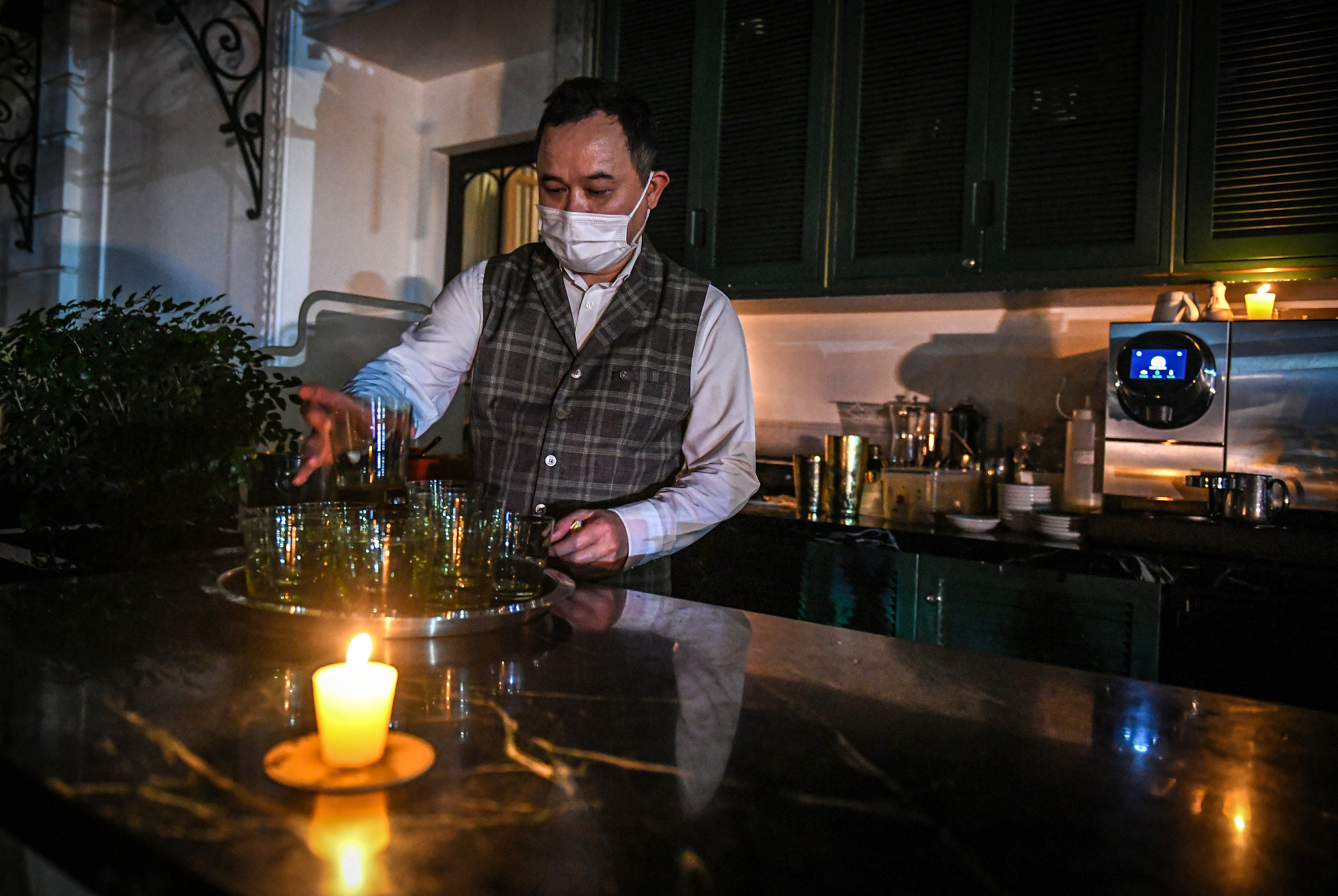 [Ảnh] Người dân Hà Nội tắt đèn, bật tương lai "xanh" cho Trái đất ảnh 14