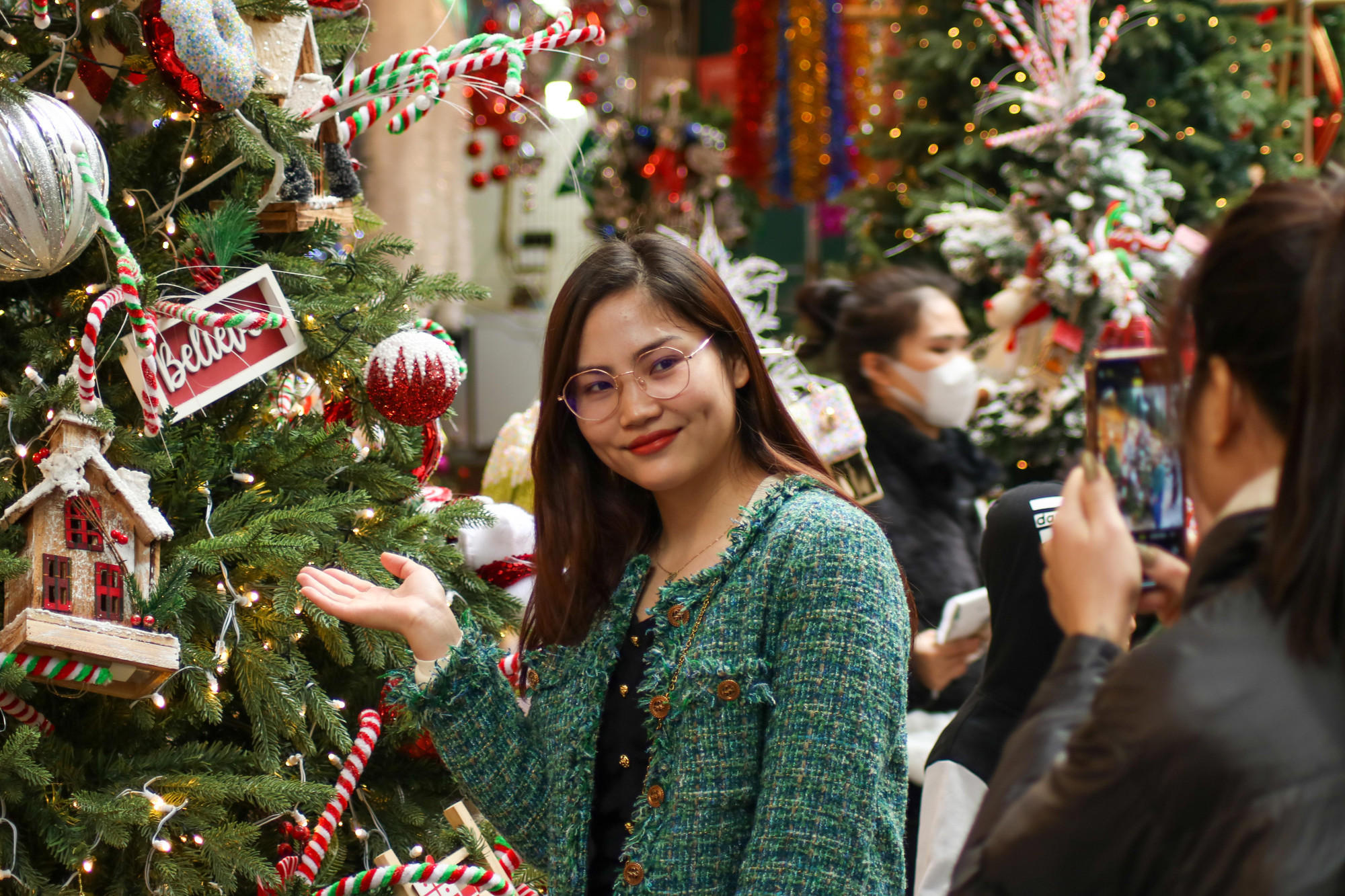 Phố Hàng Mã là địa điểm “check-in” quen thuộc với người dân Thủ đô, đặc biệt là giới trẻ.