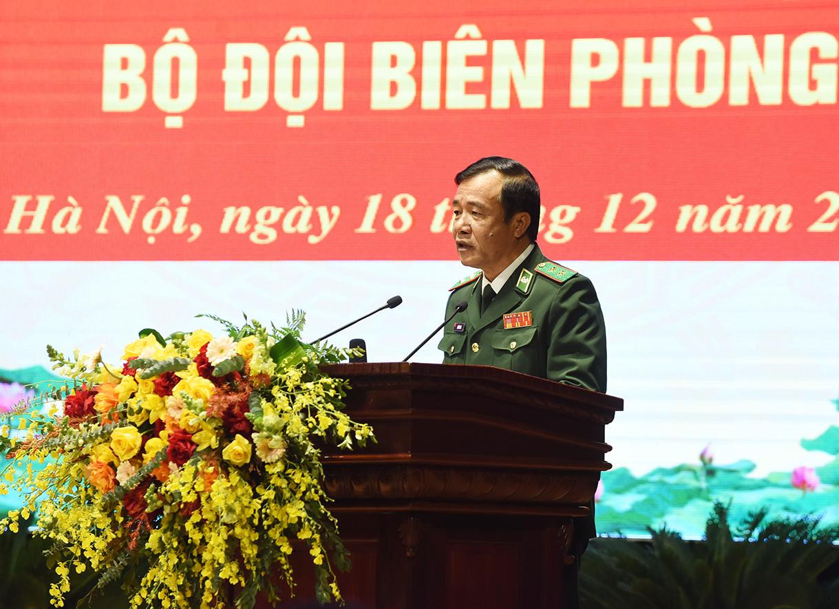 Trung tướng Lê Đức Thái, Tư lệnh BĐBP trình bày báo cáo.