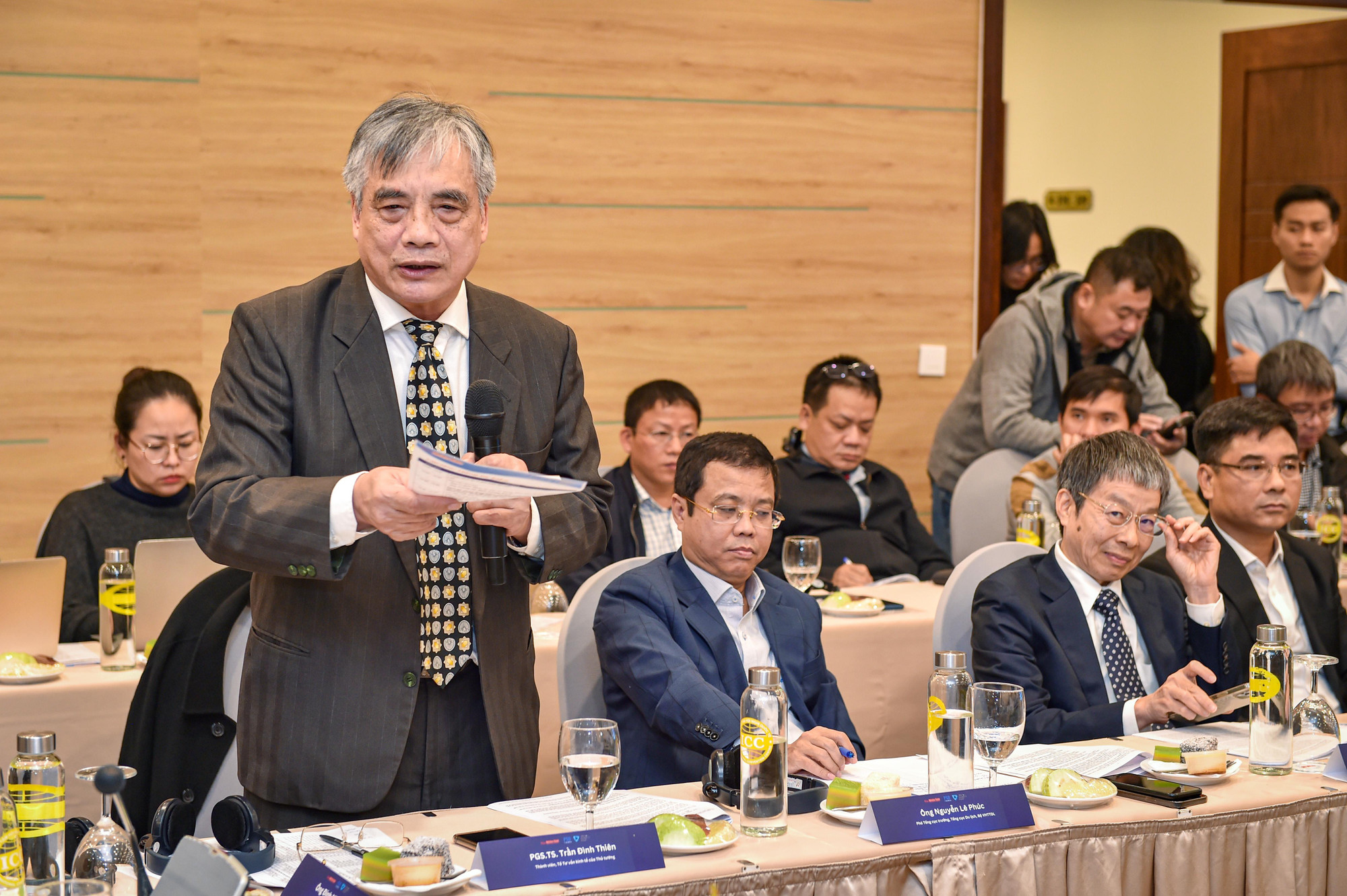 PGS.TS Trần Đình Thiên đề xuất các giải pháp tháo gỡ vướng mắc chính sách. PGS.TS Trần Đình Thiên đề xuất các giải pháp tháo gỡ vướng mắc chính sách.