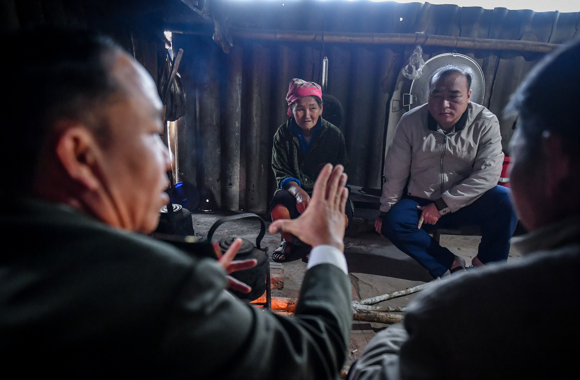 Vận động, tuyên truyền kiến thức pháp luật cho bà con tại bản Huổi Khon 2, xã Nậm Kè (Mường Nhé, Điện Biên).