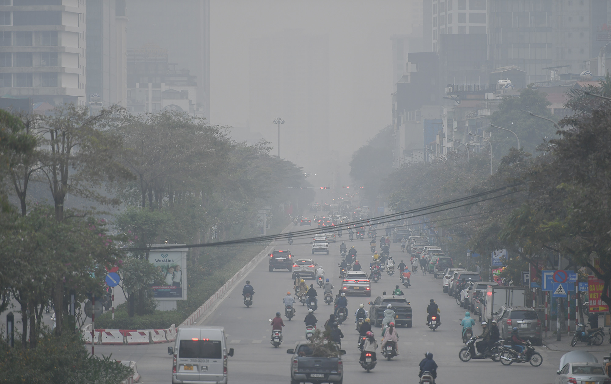 [Ảnh] Thành phố Hà Nội mù sương do ô nhiễm không khí ngày cuối năm ảnh 2