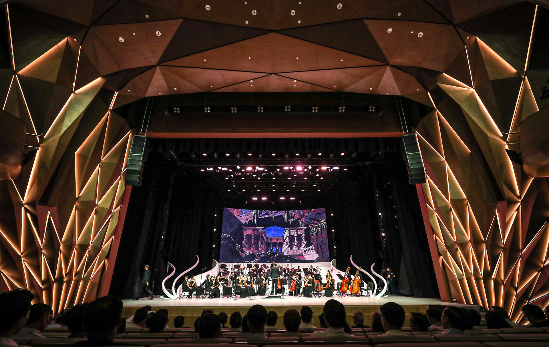 Toạ lạc tại phố Hàng Bài, với vị trí đắc địa, đây sẽ là nơi tổ chức các sự kiện chính trị, văn hóa, nghệ thuật của Đảng, Nhà nước, Bộ Công an, TP Hà Nội; tổ chức biểu diễn các chương trình nghệ thuật phục vụ đối nội, đối ngoại; tổ chức các sự kiện chính trị, văn hóa, xã hội với vai trò như một trung tâm hội nghị quốc tế.