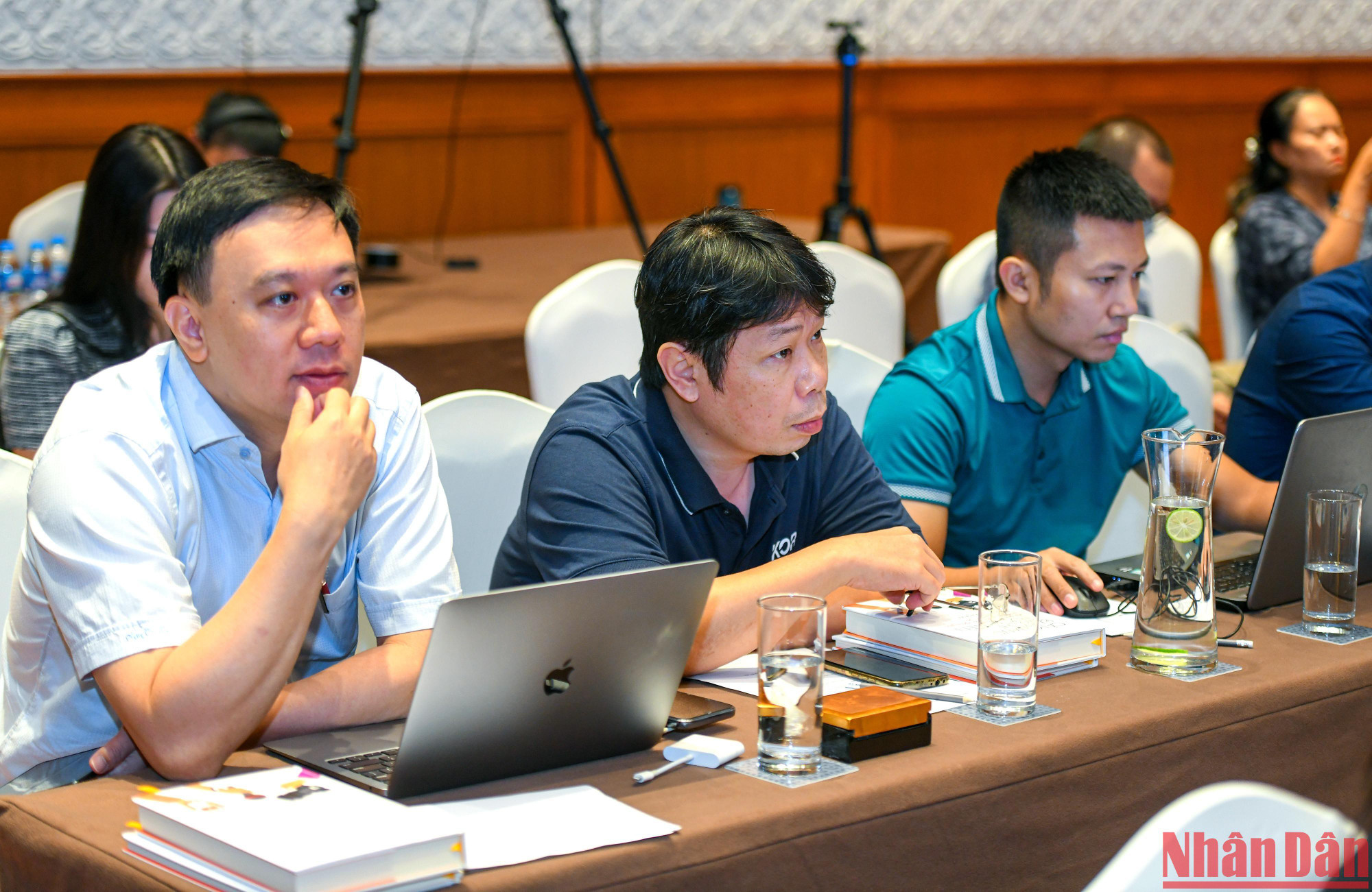 Các đại biểu đại diện cho các cơ quan báo chí ở Hà Nội.