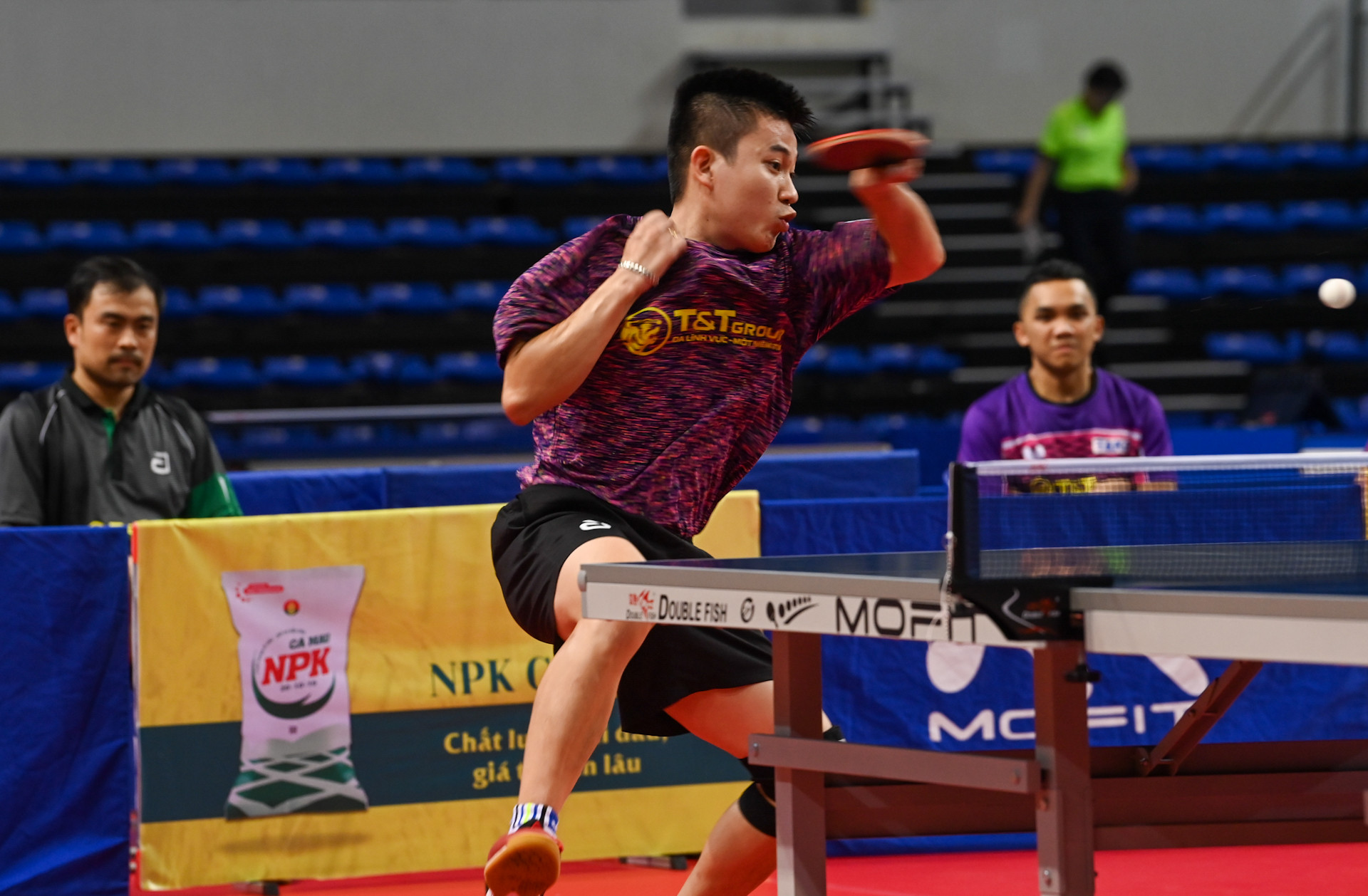 Trận chung kết bước vào trận đấu thứ năm quyết định giữa Nguyễn Văn Huấn (Hà Nội) và Lê Đình Đức. Thi đấu đầy quyết tâm, Đình Đức đã lội ngược dòng sau khi bị thua trước 0-2 và giành thắng lợi sít sao 3-2, đưa CLB Hà Nội T&T lên ngôi vô địch đồng đội nam.